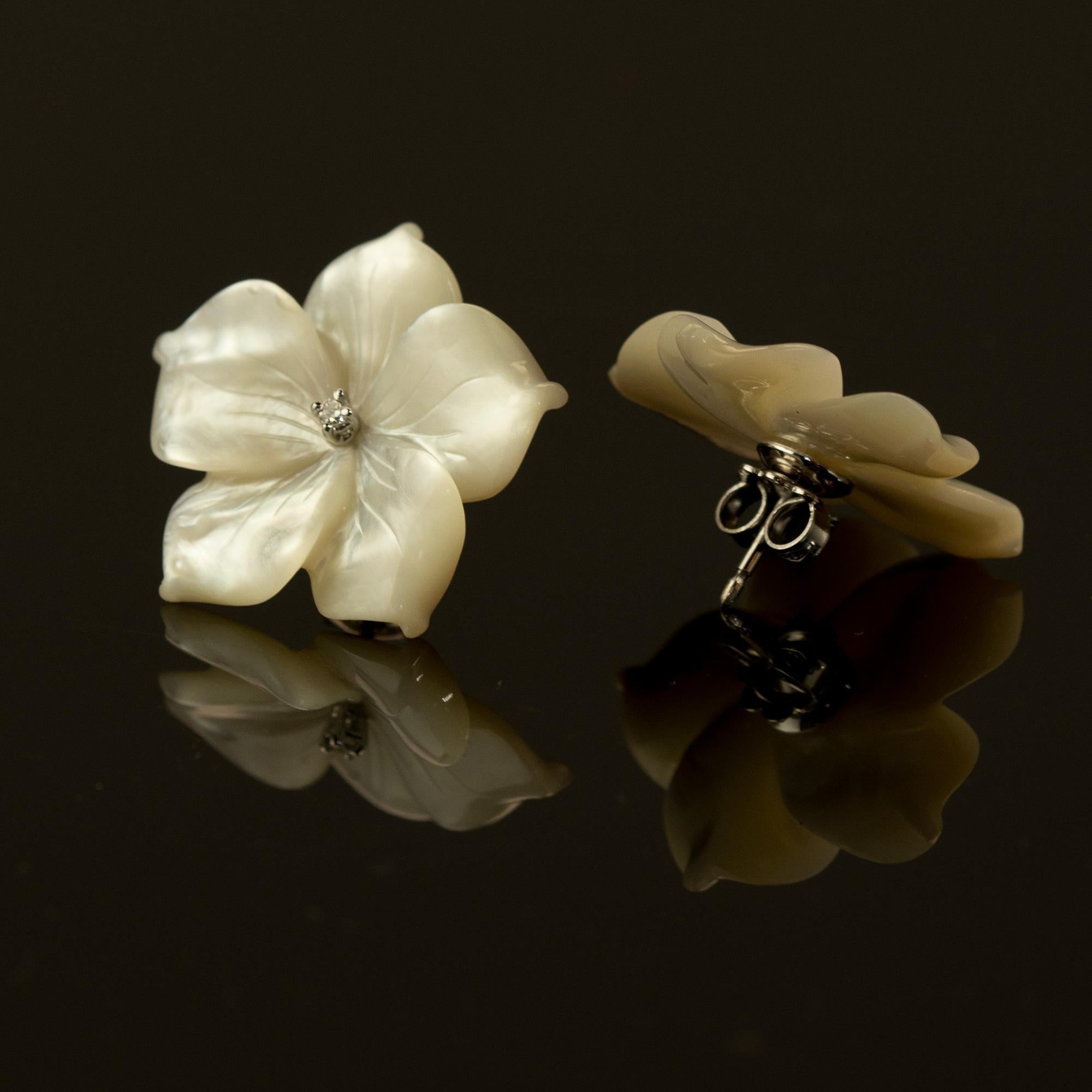 Rose Cut Carved Mother of Pearl Diamond Flower 18K Yellow Gold Stud Cocktail Earrings For Sale