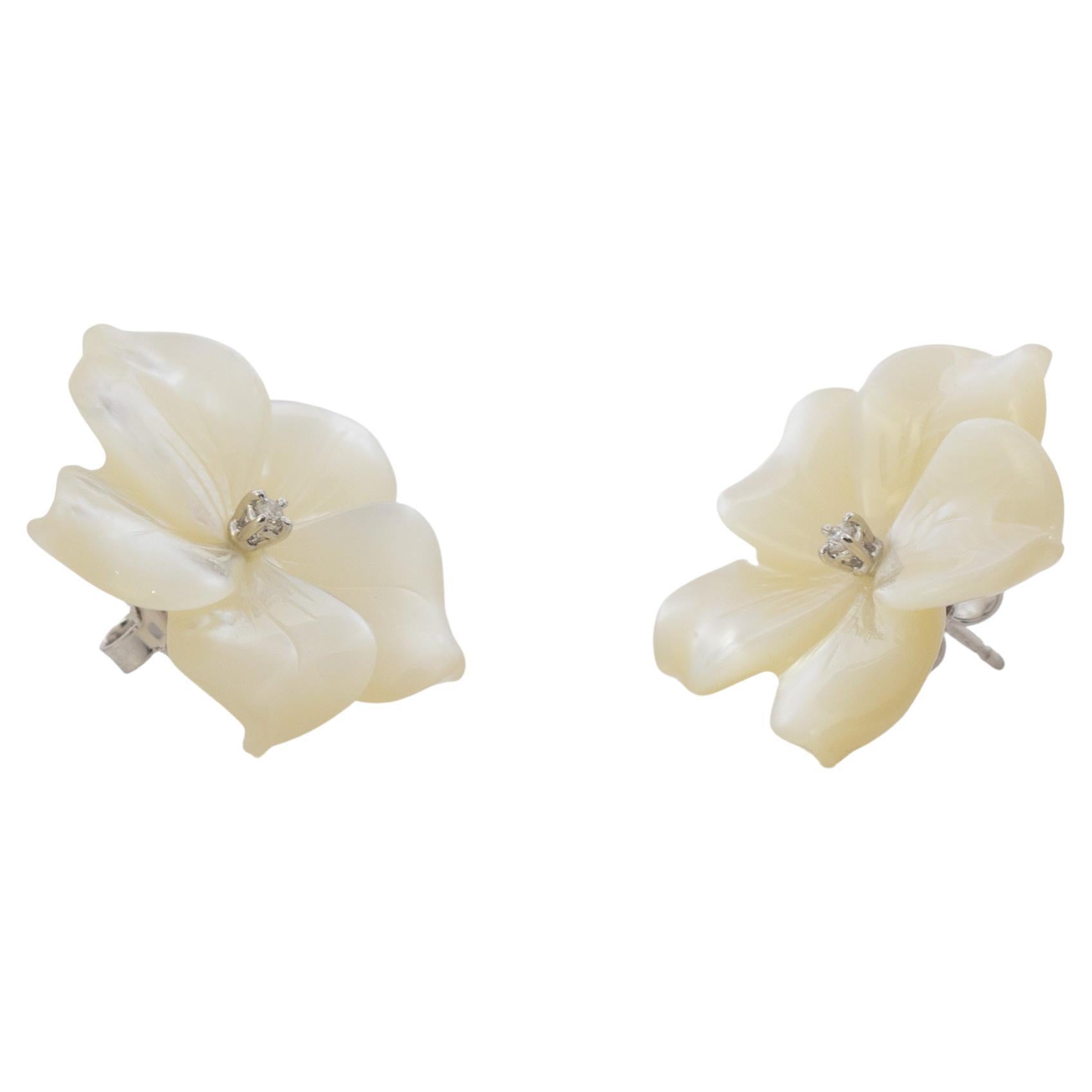 Carved Mother of Pearl Diamond Flower 18K Yellow Gold Stud Cocktail Earrings For Sale