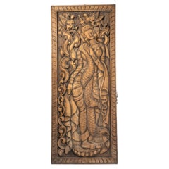 Pannello murale intagliato raffigurante un'Apsara birmana