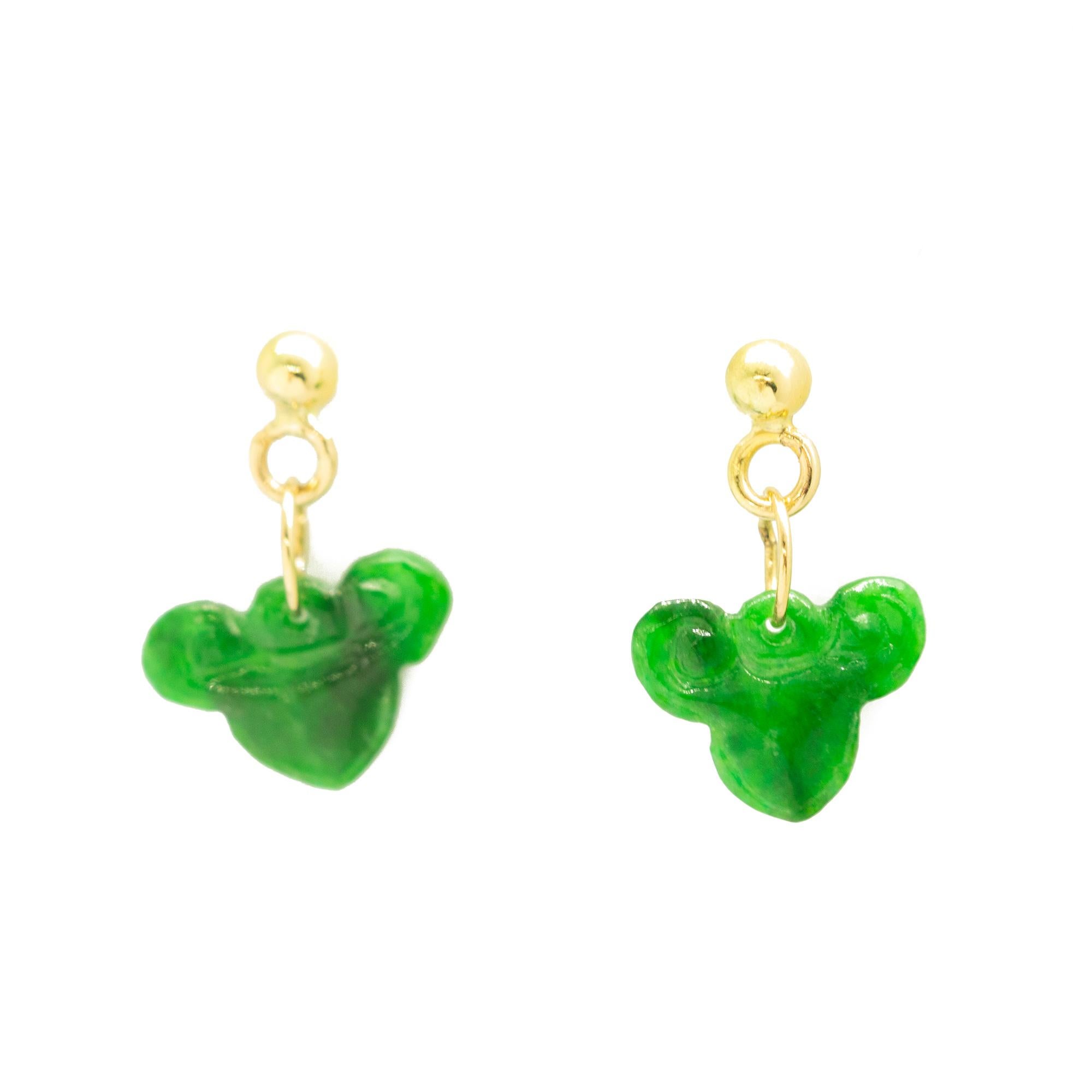 Arts and Crafts Carved Natural Jadeite Jade 18K Yellow Gold Dangle Drop Earrings Intini Jewels For Sale