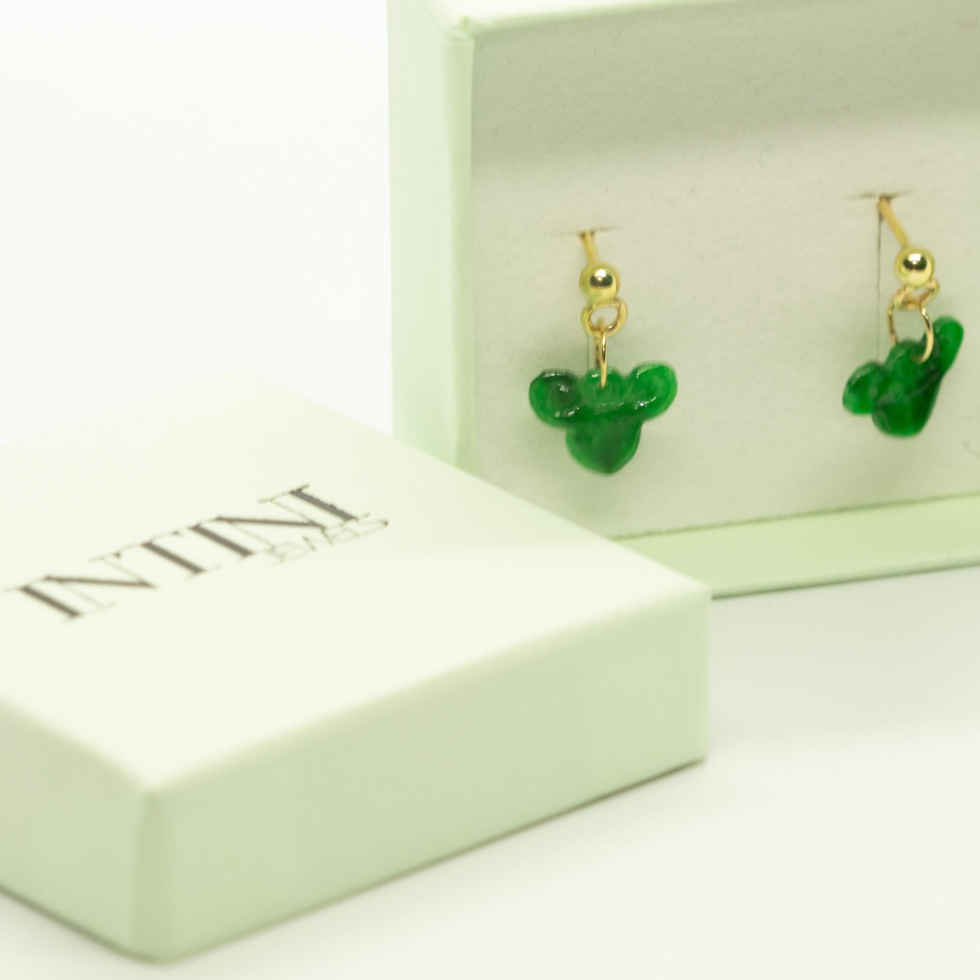 Carved Natural Jadeite Jade 18K Yellow Gold Dangle Drop Earrings Intini Jewels In New Condition For Sale In Milano, IT