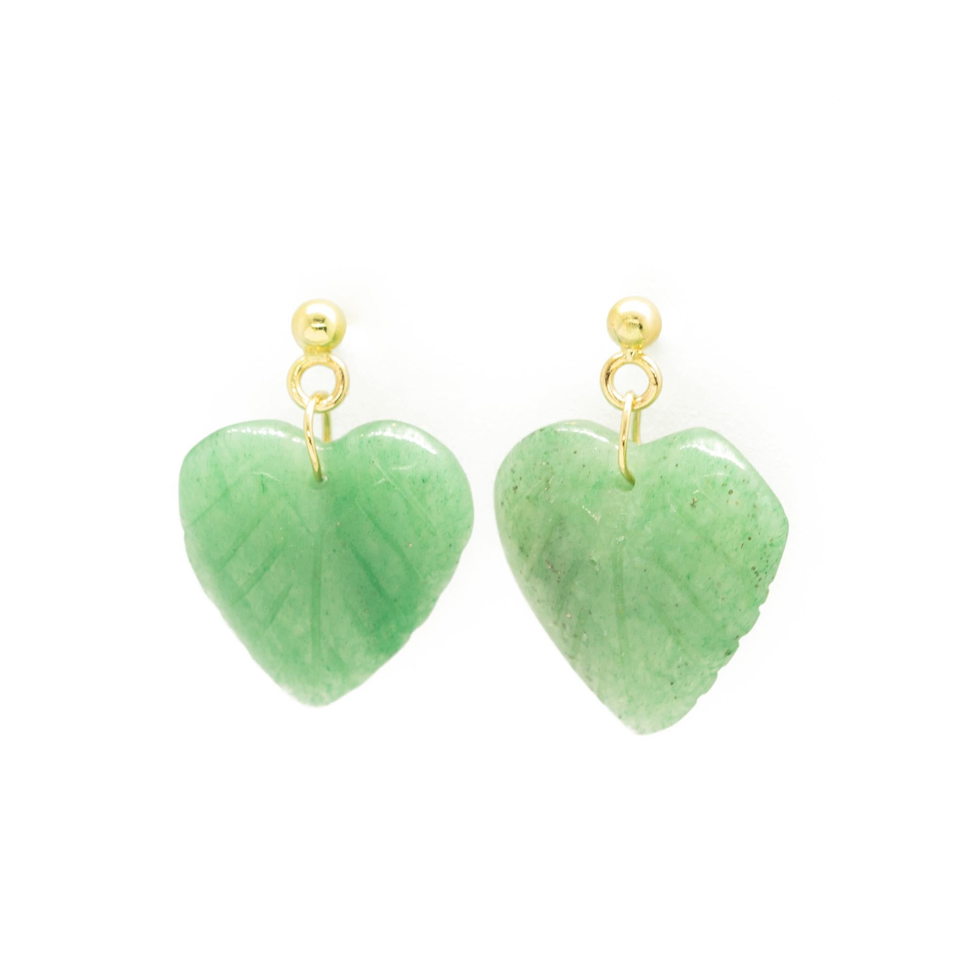 Geschnitzte natürliche Serpentinblätter 18K Gelbgold Ohrringe Intini Juwelen (Arts and Crafts) im Angebot