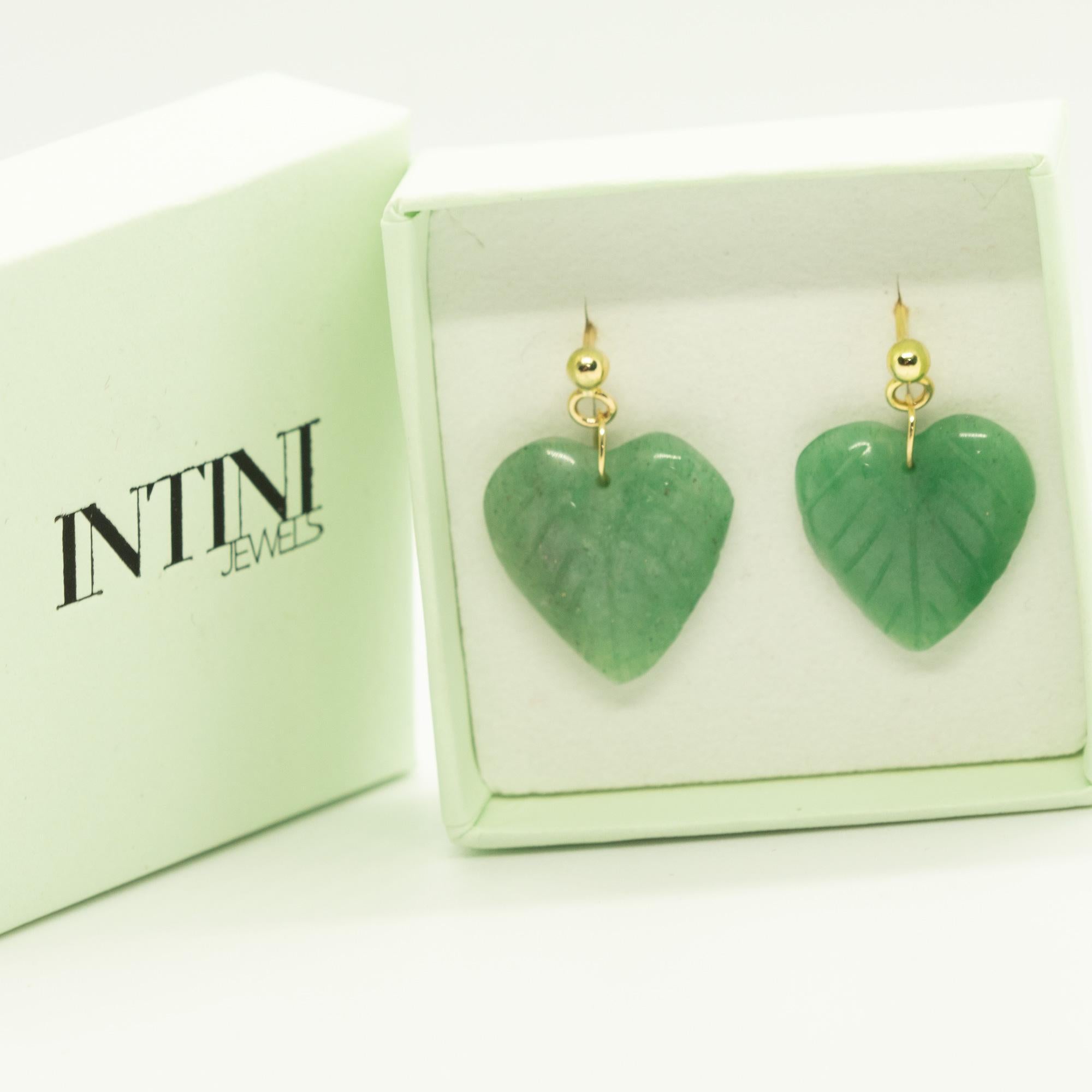 Geschnitzte natürliche Serpentinblätter 18K Gelbgold Ohrringe Intini Juwelen für Damen oder Herren im Angebot