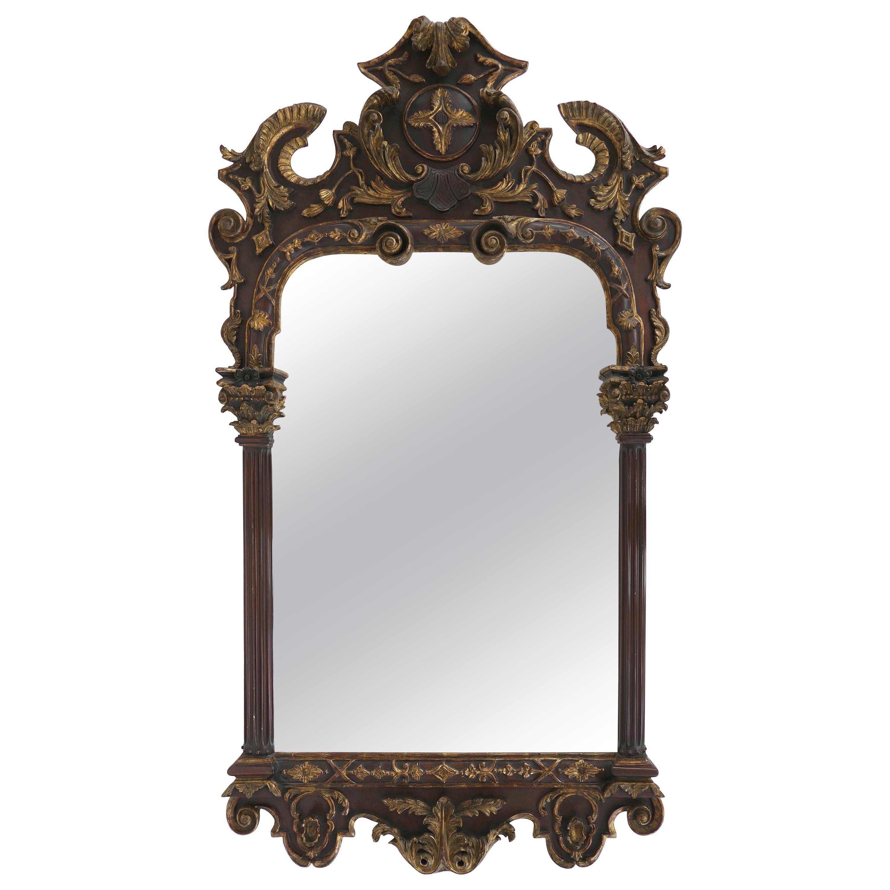 Miroir néoclassique sculpté en bois doré avec colonnes corinthiennes et feuilles d'acanthe 