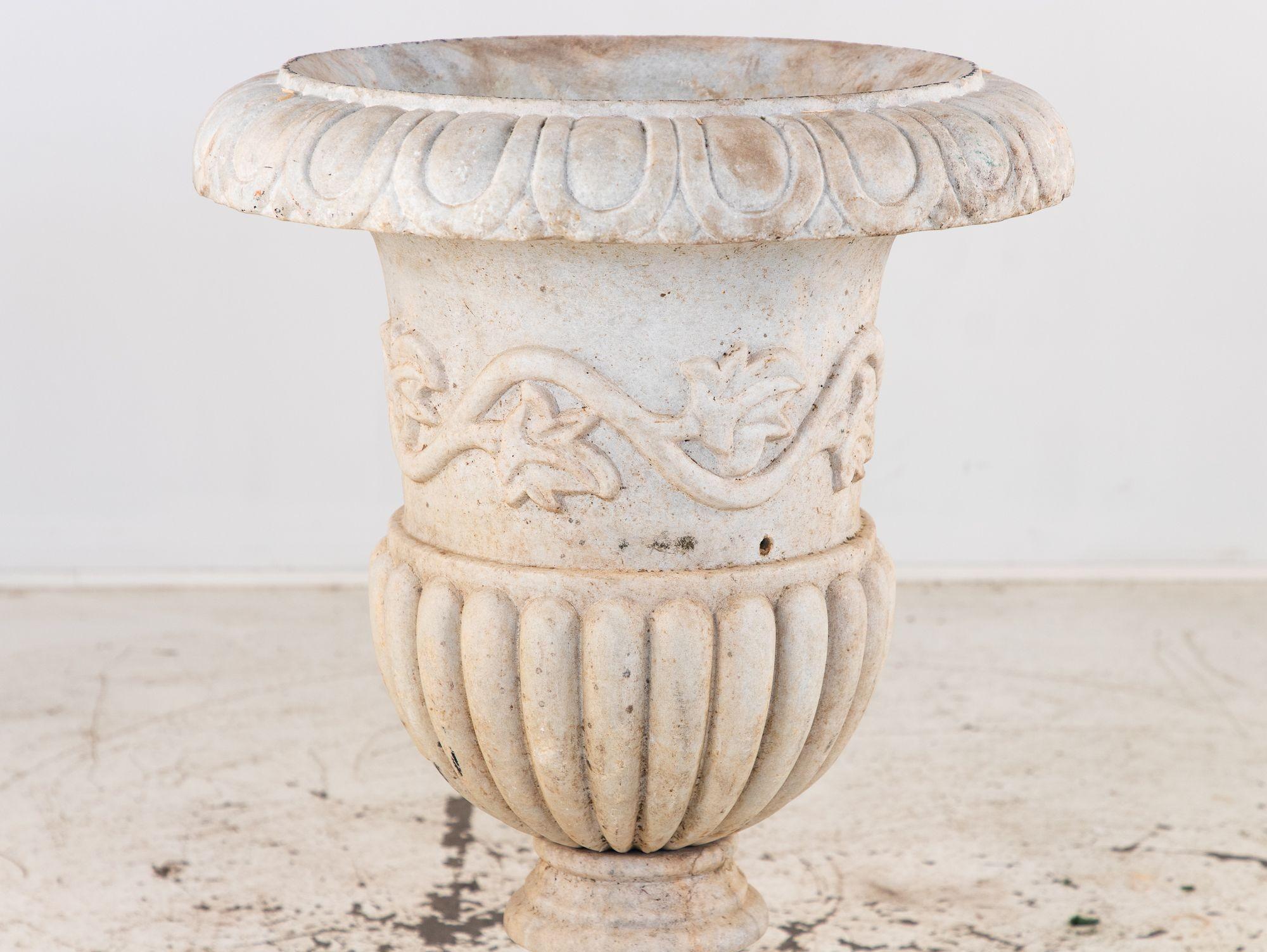 20th Century Carved Neoclassical Marble Urn, Italy Early 20th C. For Sale