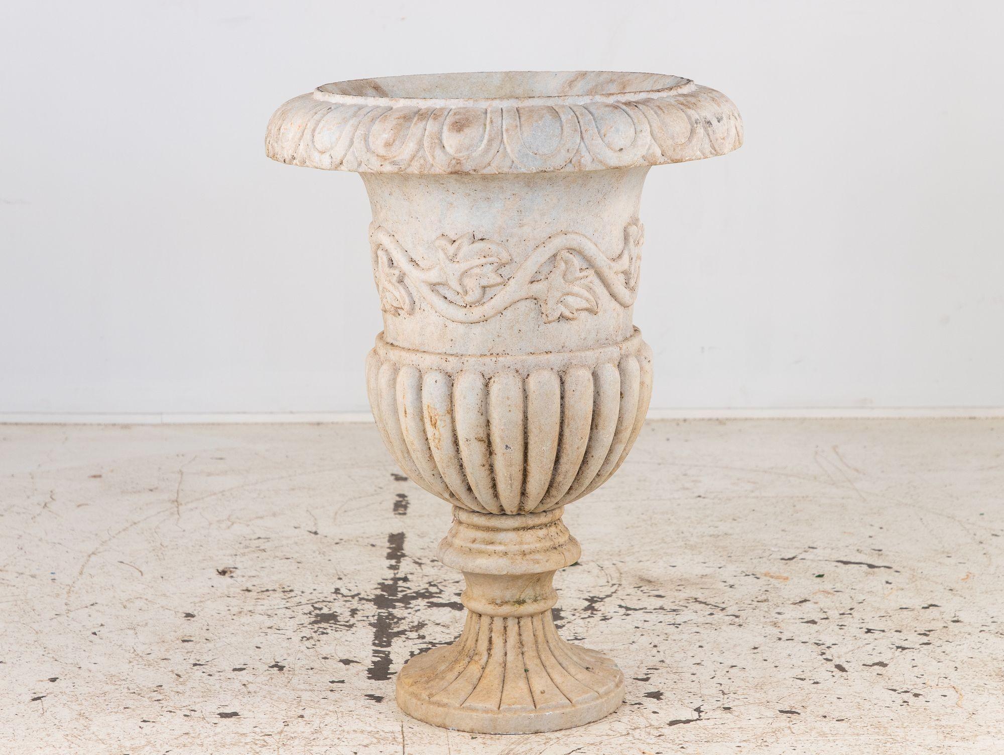 Carved Neoclassical Marble Urn, Italy Early 20th C. For Sale 1