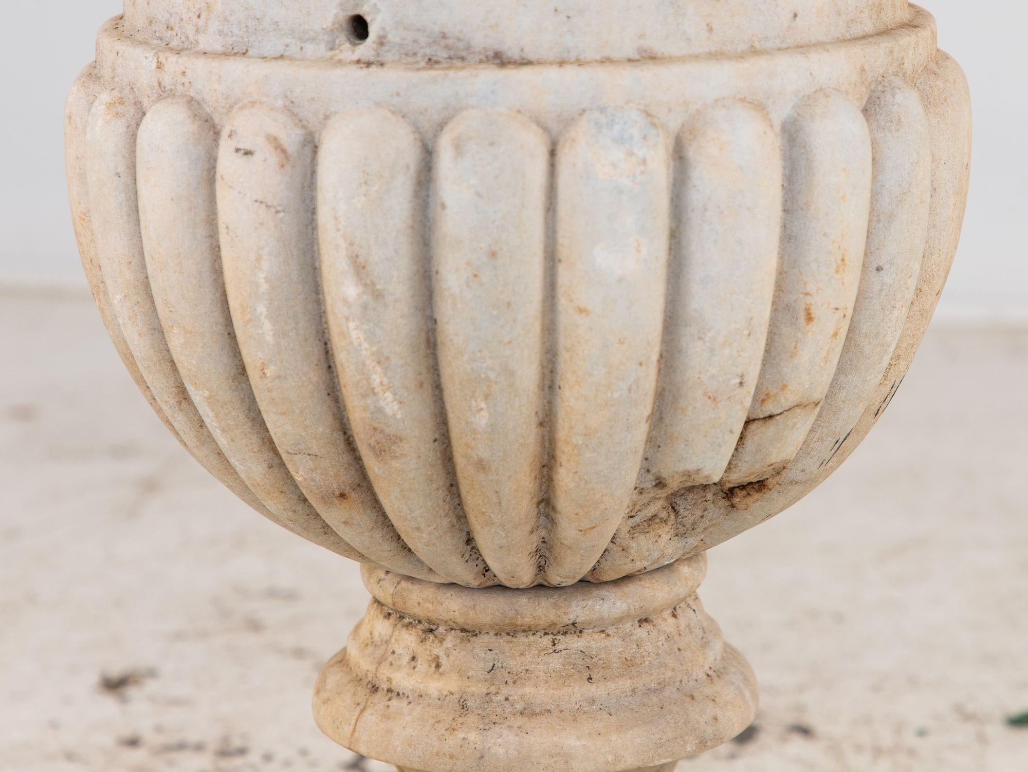Carved Neoclassical Marble Urn, Italy Early 20th C. For Sale 4