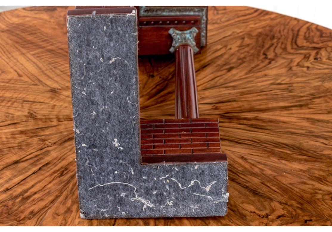 Élément architectural néoclassique en bois et bronze sculpté après le Grand Tour en vente 4