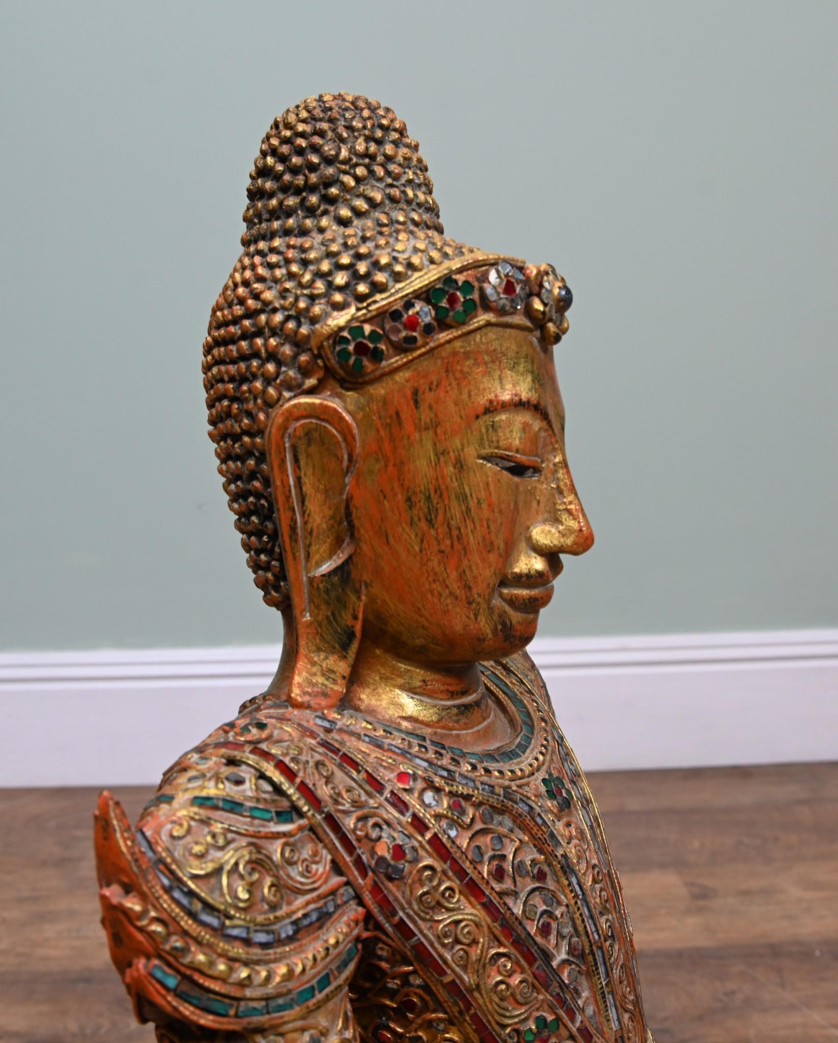Estatua de Buda nepalí tallada Postura de Meditación del Loto Budista Madera en venta