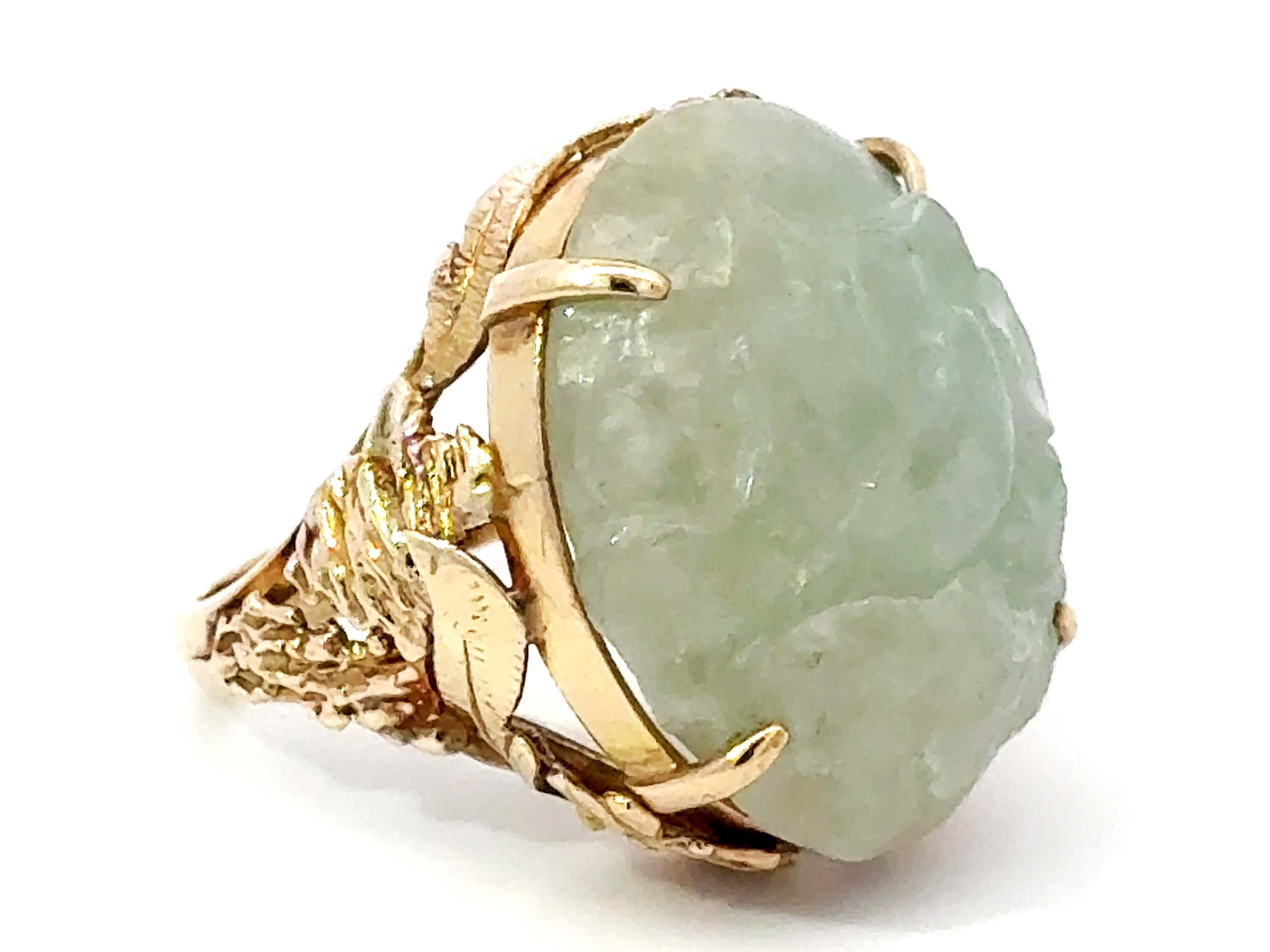 Modern Carved Nephrite Jade Ring 14K Yellow Gold For Sale