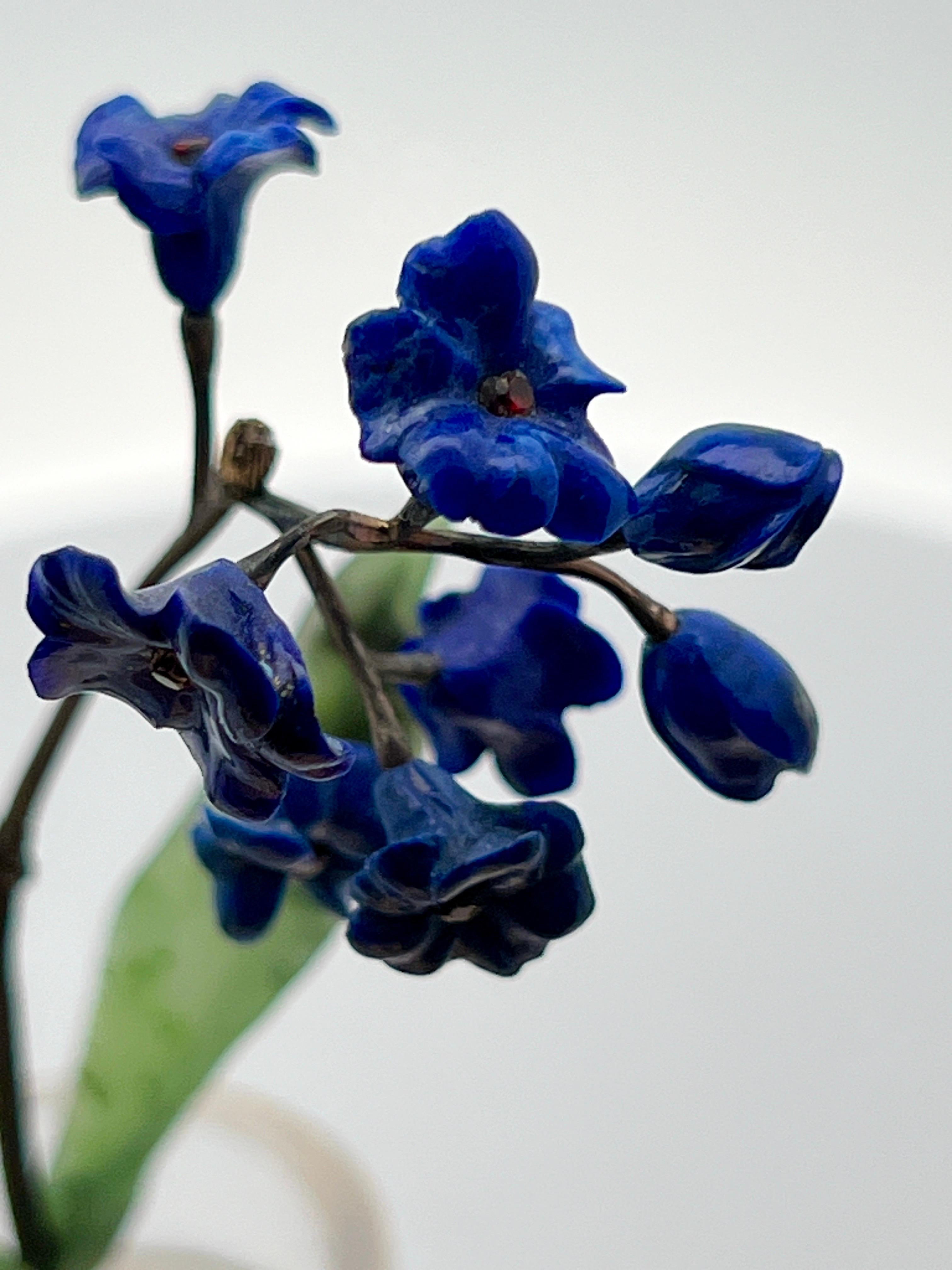 Blumentopf aus geschnitztem Nephrit, Lapislazuli und Bergkristall im Angebot 9