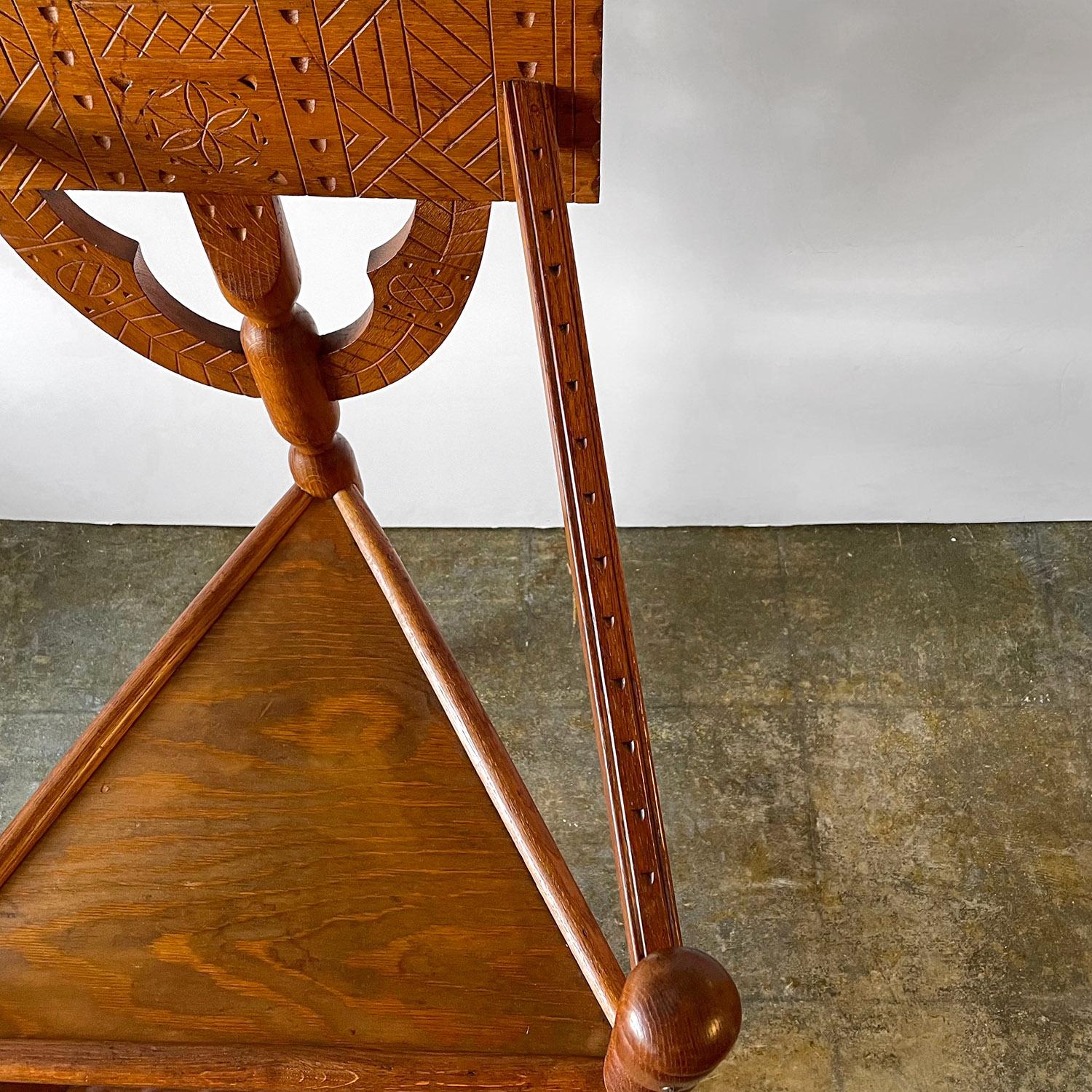 20ième siècle Chaise d'angle en chêne nordique sculpté  en vente