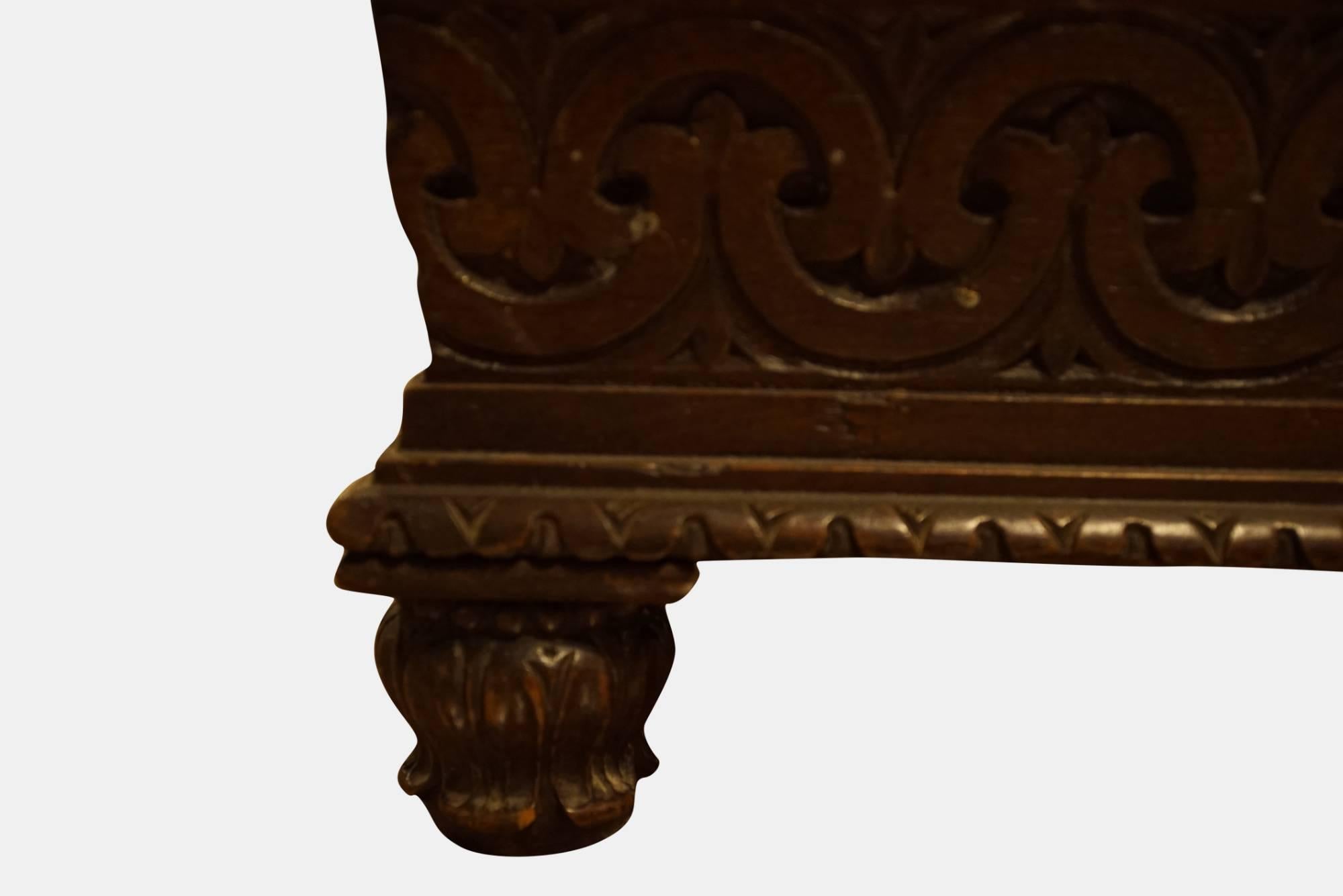 Carved William IV carved Oak and upholstered Ottoman attributed to Thomas King c1830 For Sale
