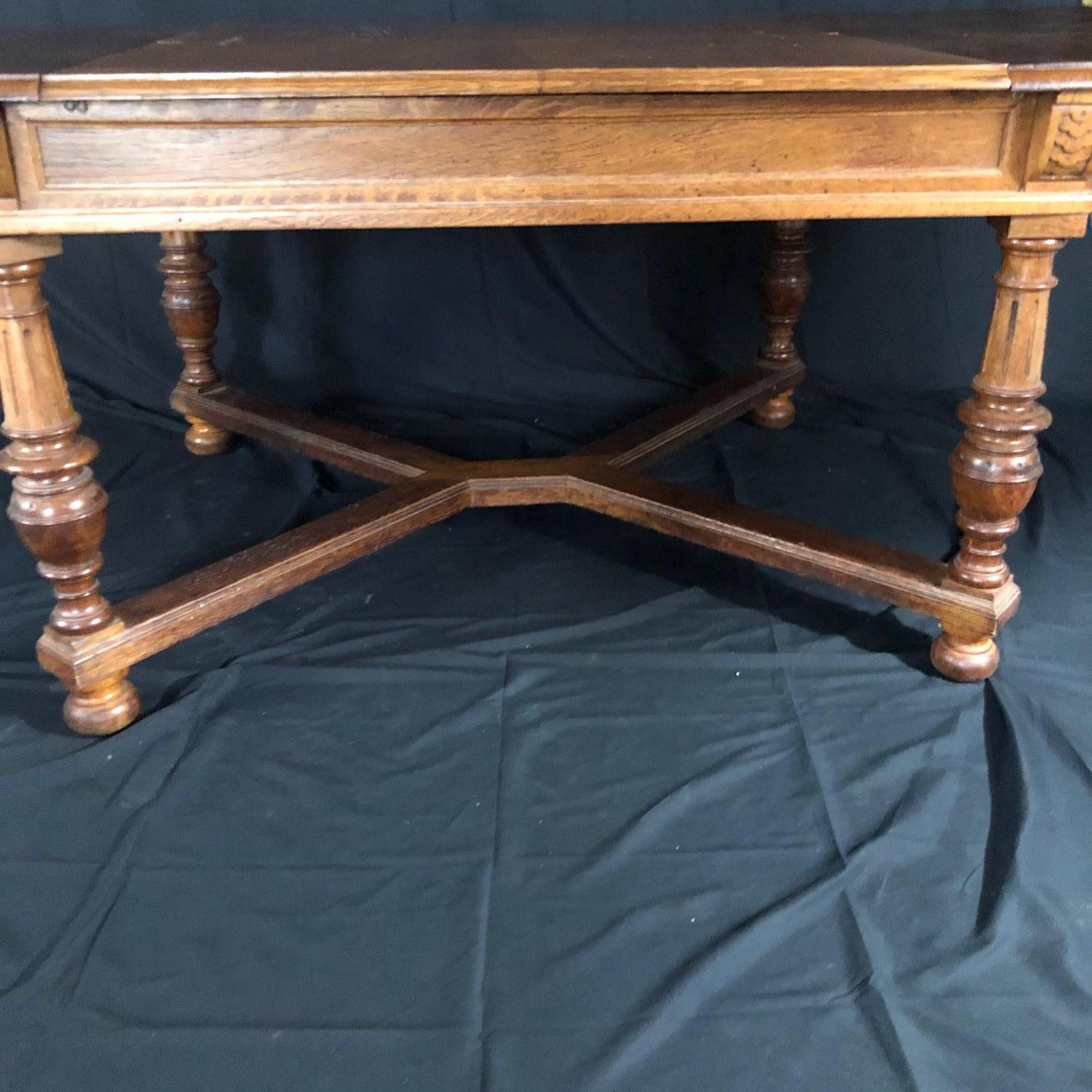 Carved Oak Arts & Crafts Art Deco French Expandable Dining Table In Good Condition For Sale In Hopewell, NJ