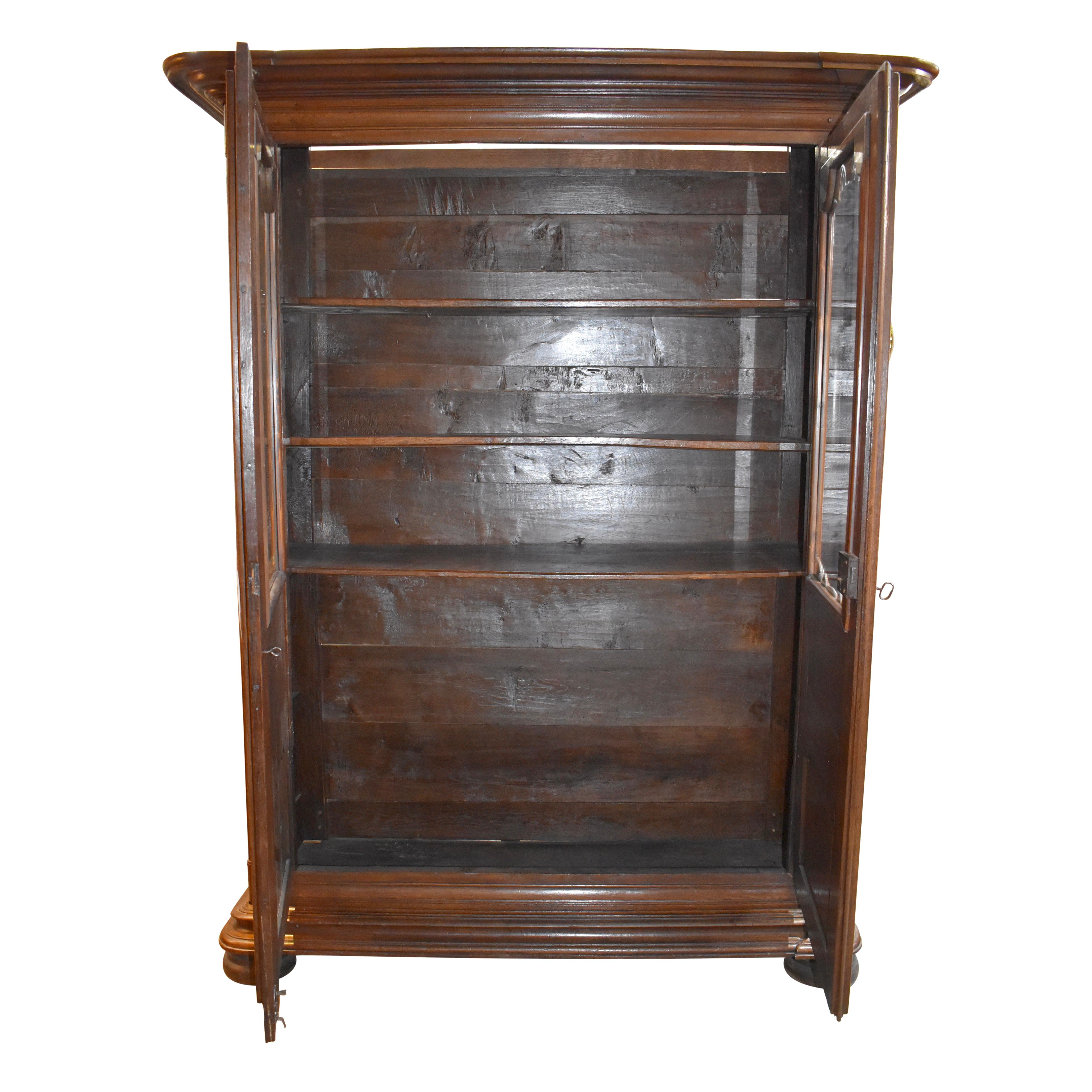 Carved Oak Belgian Bookcase with Glass Doors, circa 1890 For Sale 2