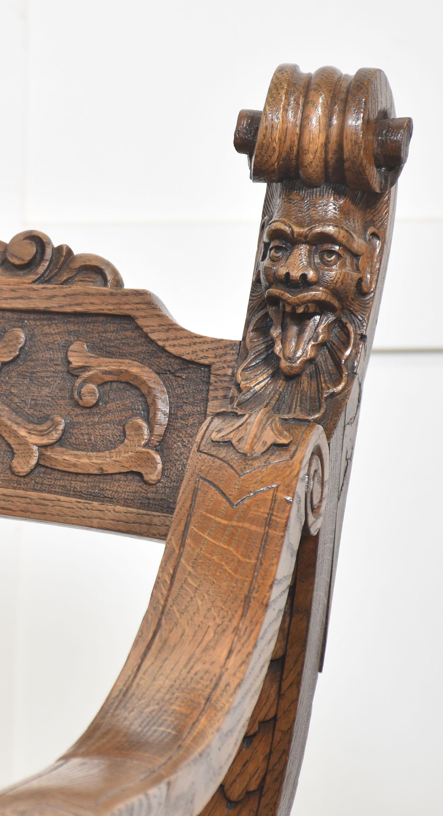 Panchina in Oak intagliata in vendita 2