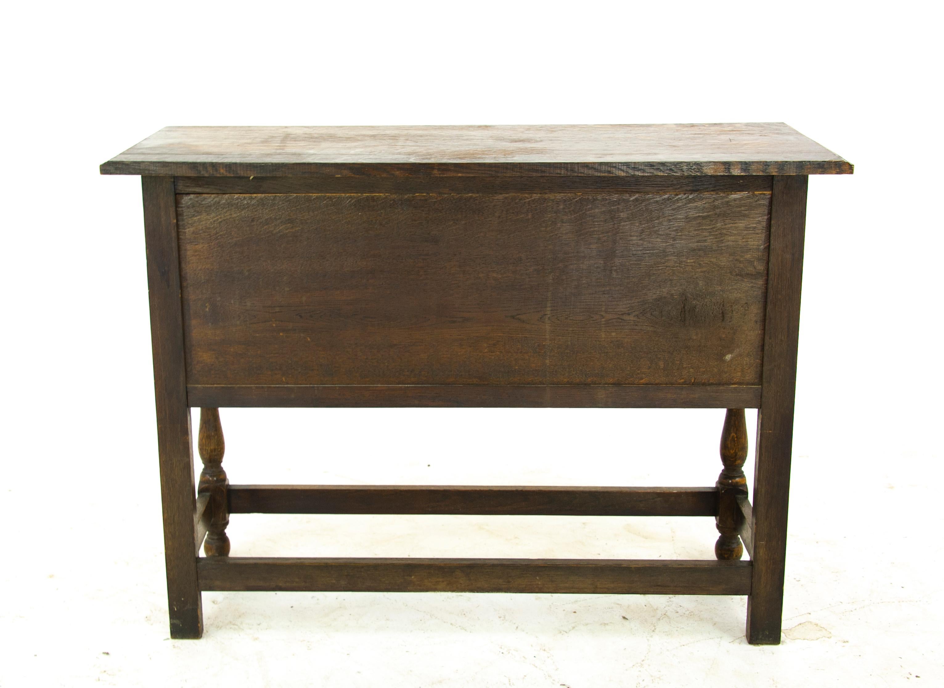 Carved Oak Blanket Chest, Tiger Oak Coffer, Oak Trunk, Scotland, 1910 In Good Condition In Vancouver, BC