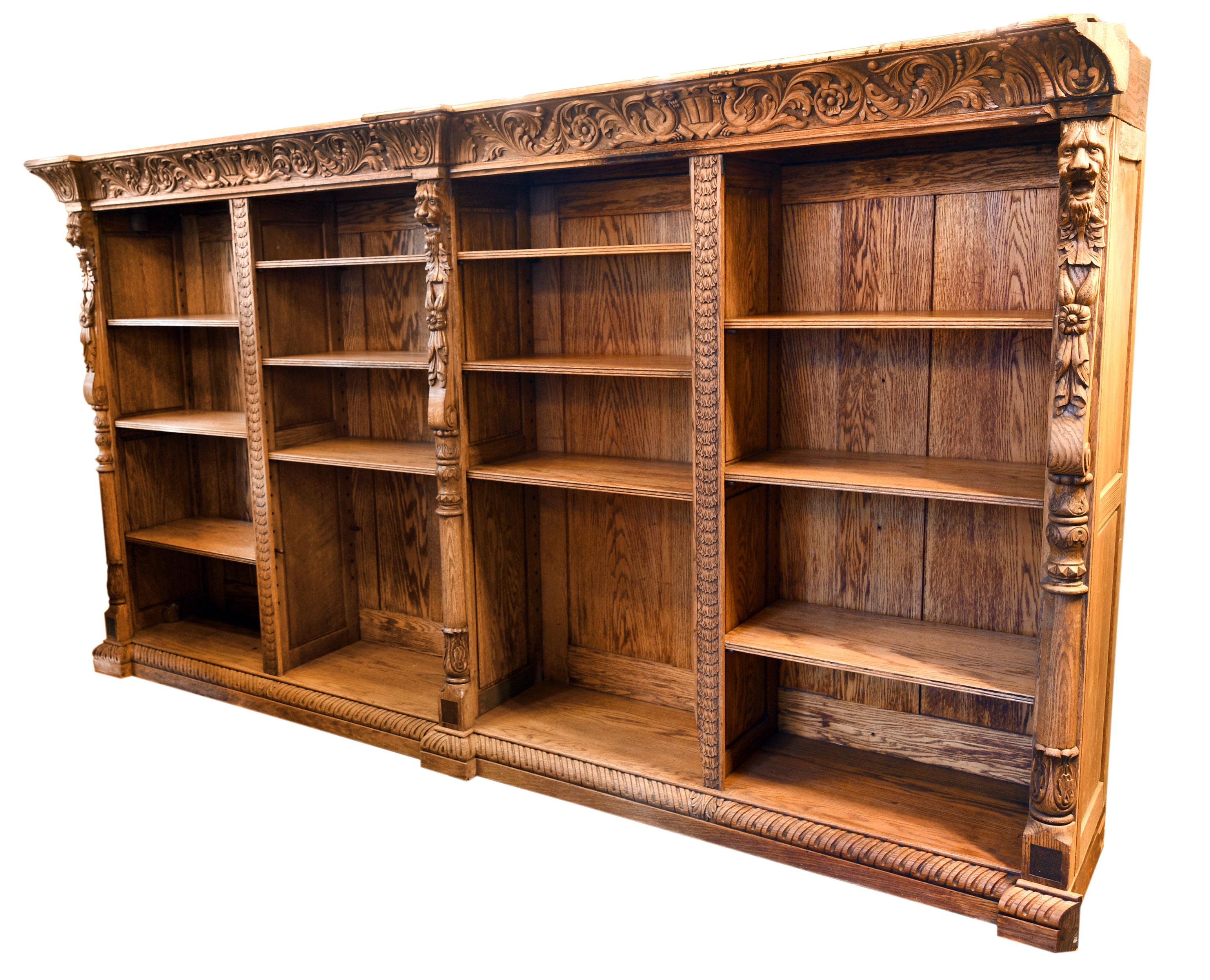 Cette superbe bibliothèque est fabriquée en chêne et comporte des lions et des dragons finement sculptés à la main. Le savoir-faire de cette bibliothèque est vraiment incroyable !