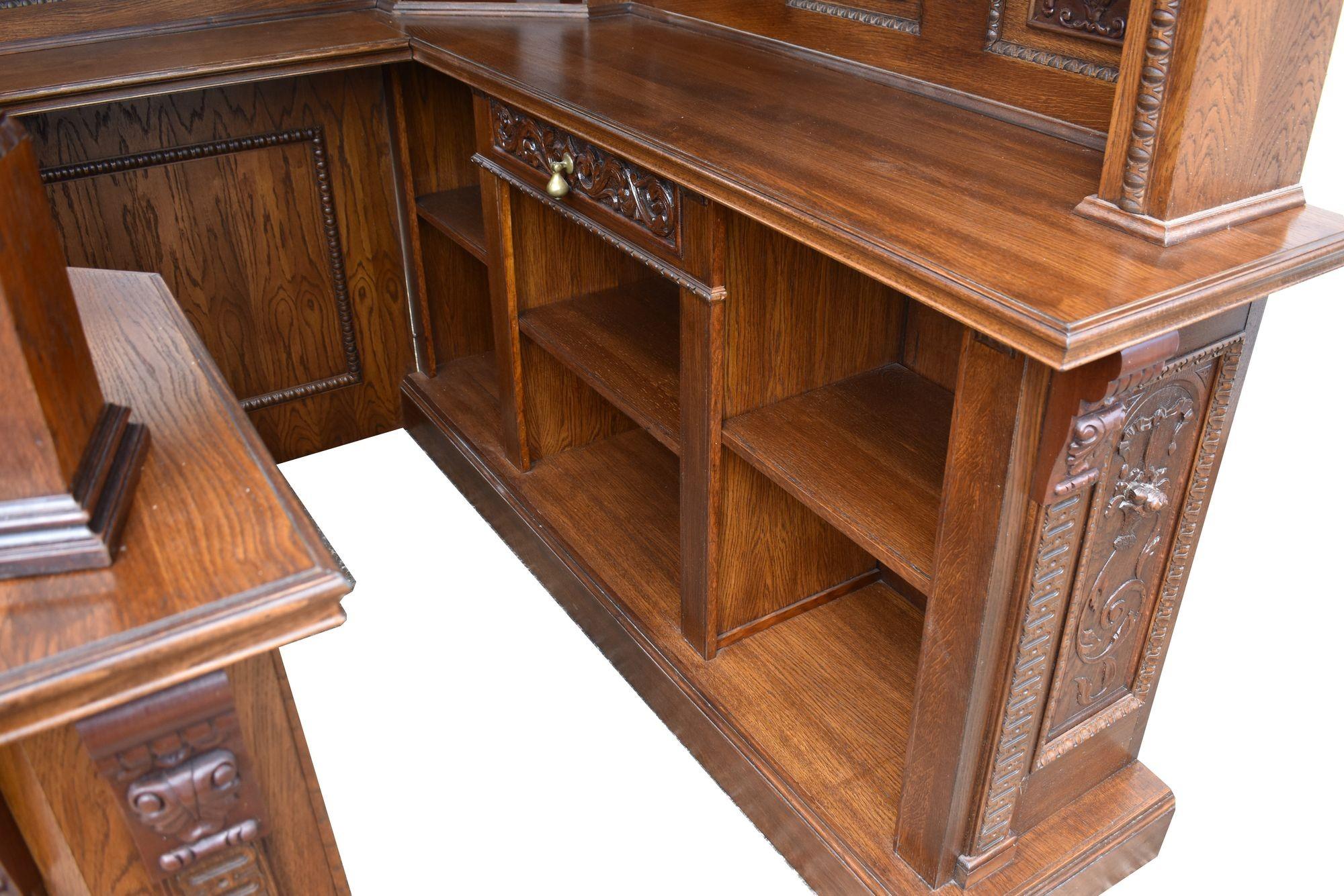 Carved Oak Canted Corner Bar 7