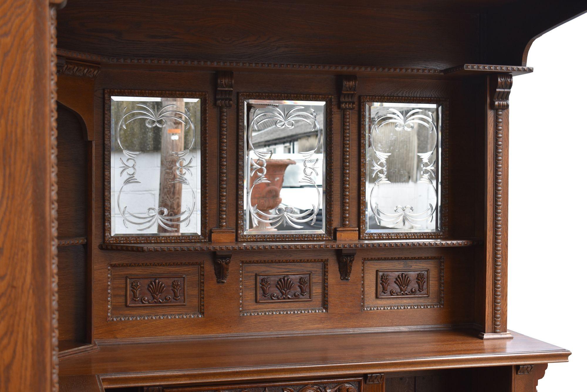 Carved Oak Canted Corner Bar 3