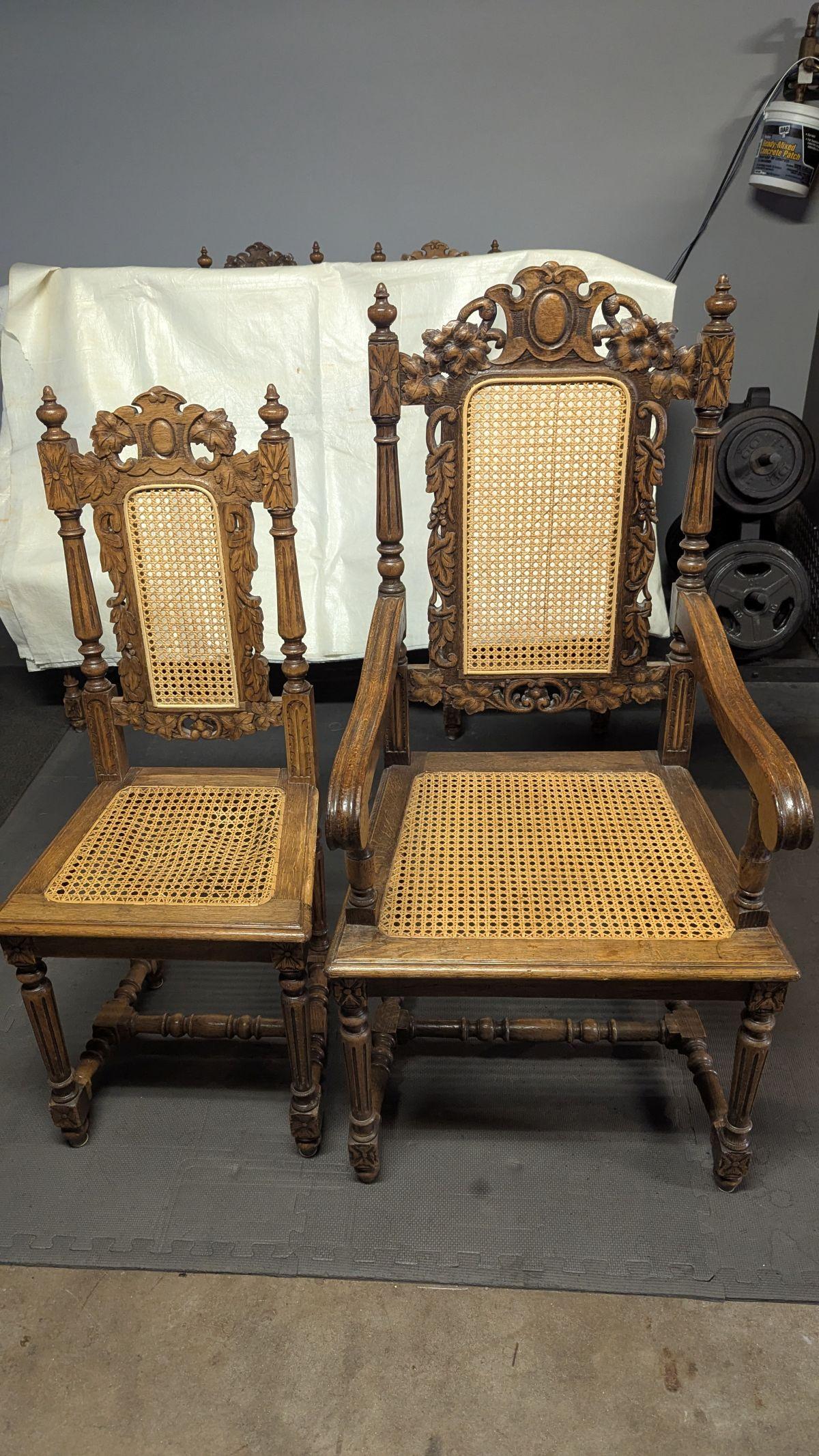 Quercia Set di 6 sedie in Oak intagliate in vendita