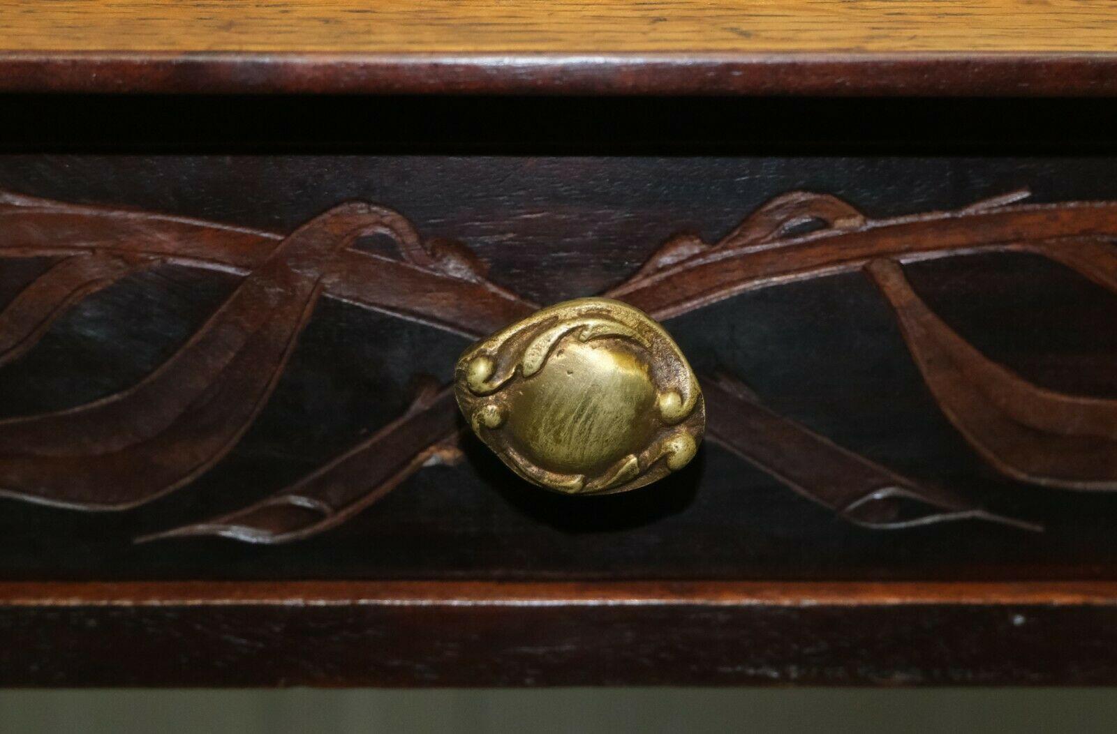 Carved Oak Circa 1900 King Albert i of Belgium Occasional Side End Coffee Table For Sale 3