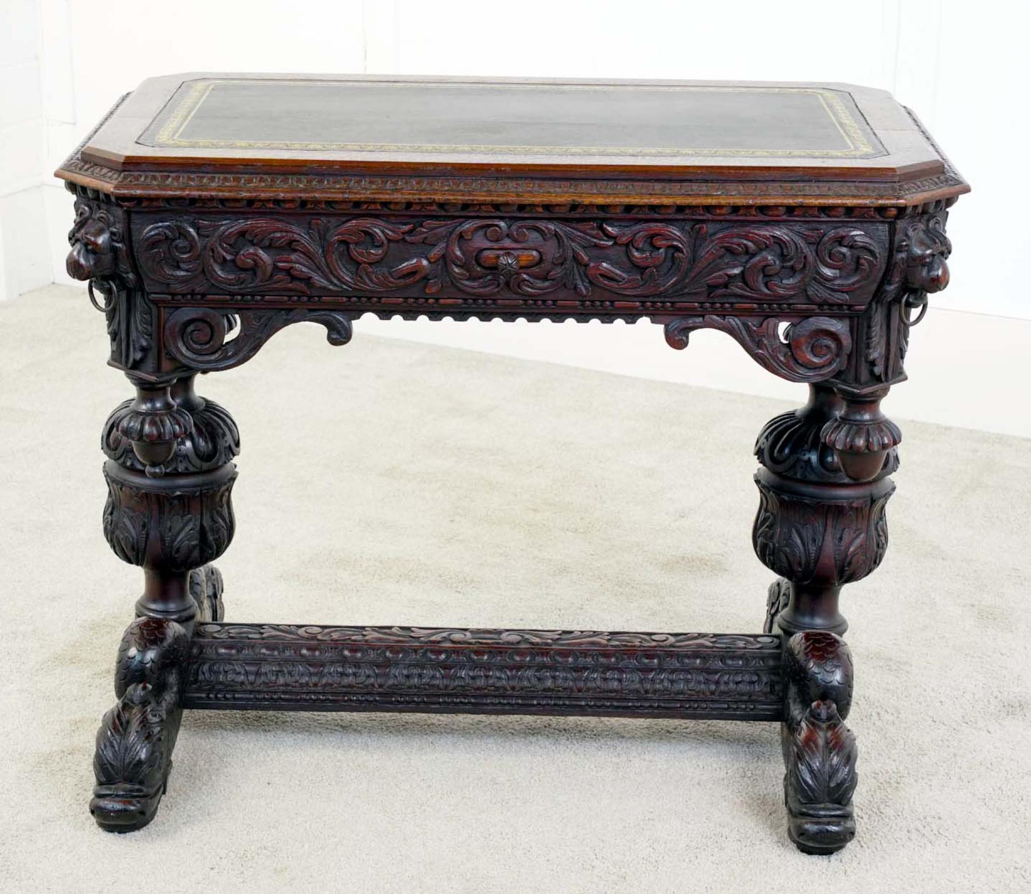 Geschnitzter Eichenschreibtisch Renaissance-Revival-Schreibtisch Viktorianisch 1840 im Zustand „Gut“ im Angebot in Potters Bar, GB