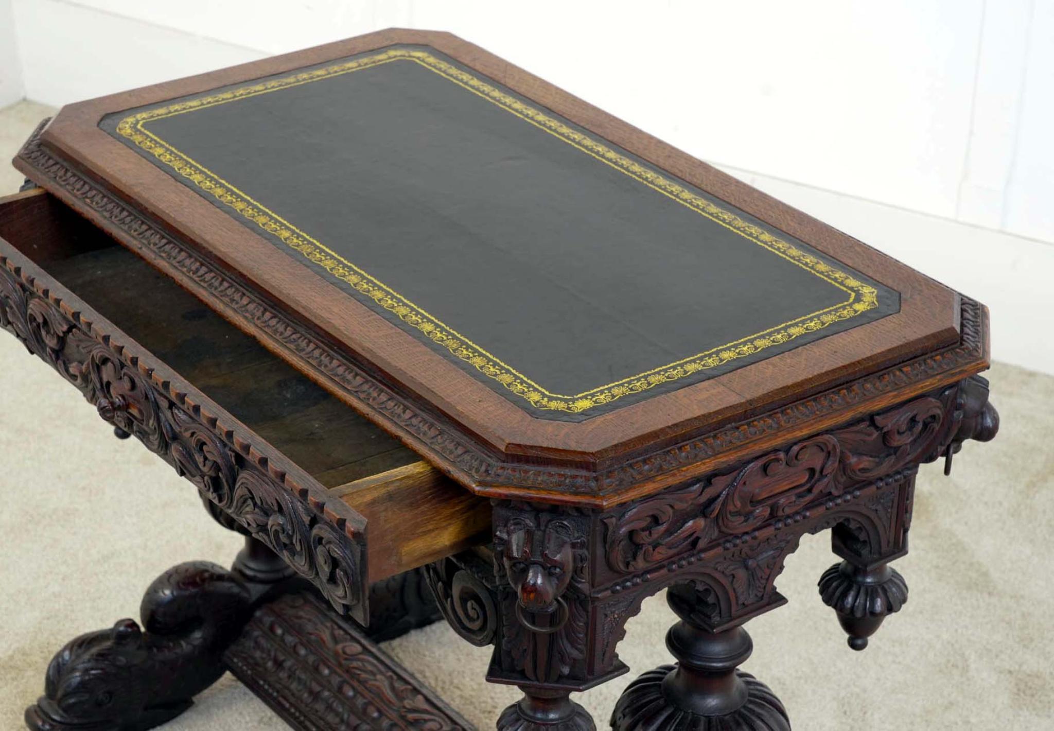Geschnitzter Eichenschreibtisch Renaissance-Revival-Schreibtisch Viktorianisch 1840 im Angebot 2