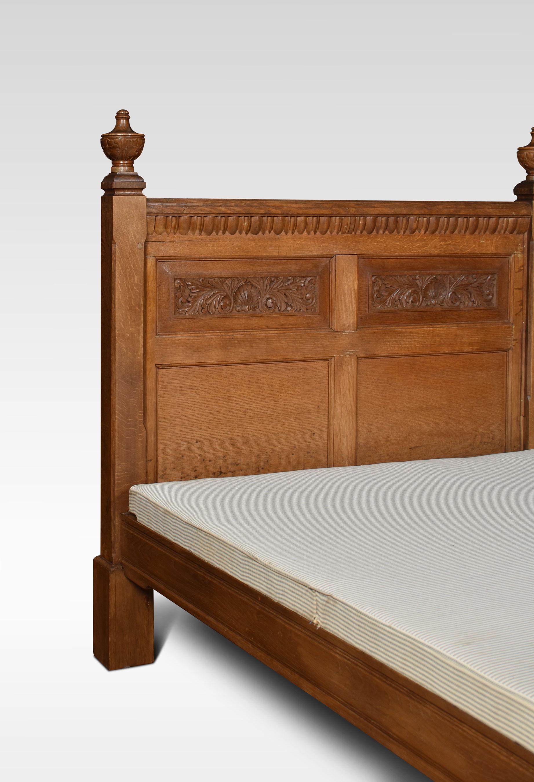 Carved Oak Double Bed In Good Condition In Cheshire, GB