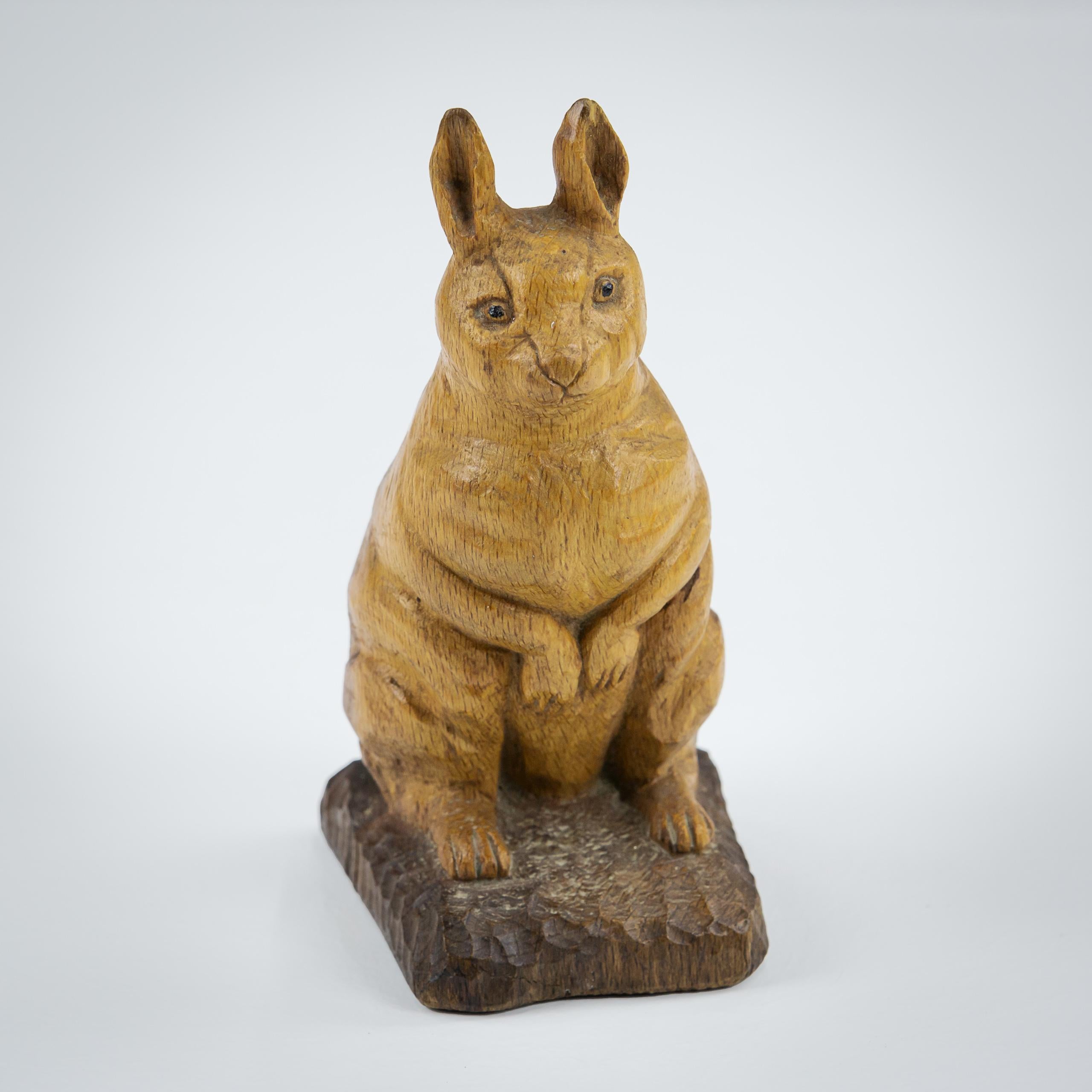 Carved Oak Early 20th Century Rabbit Sculpture For Sale 1