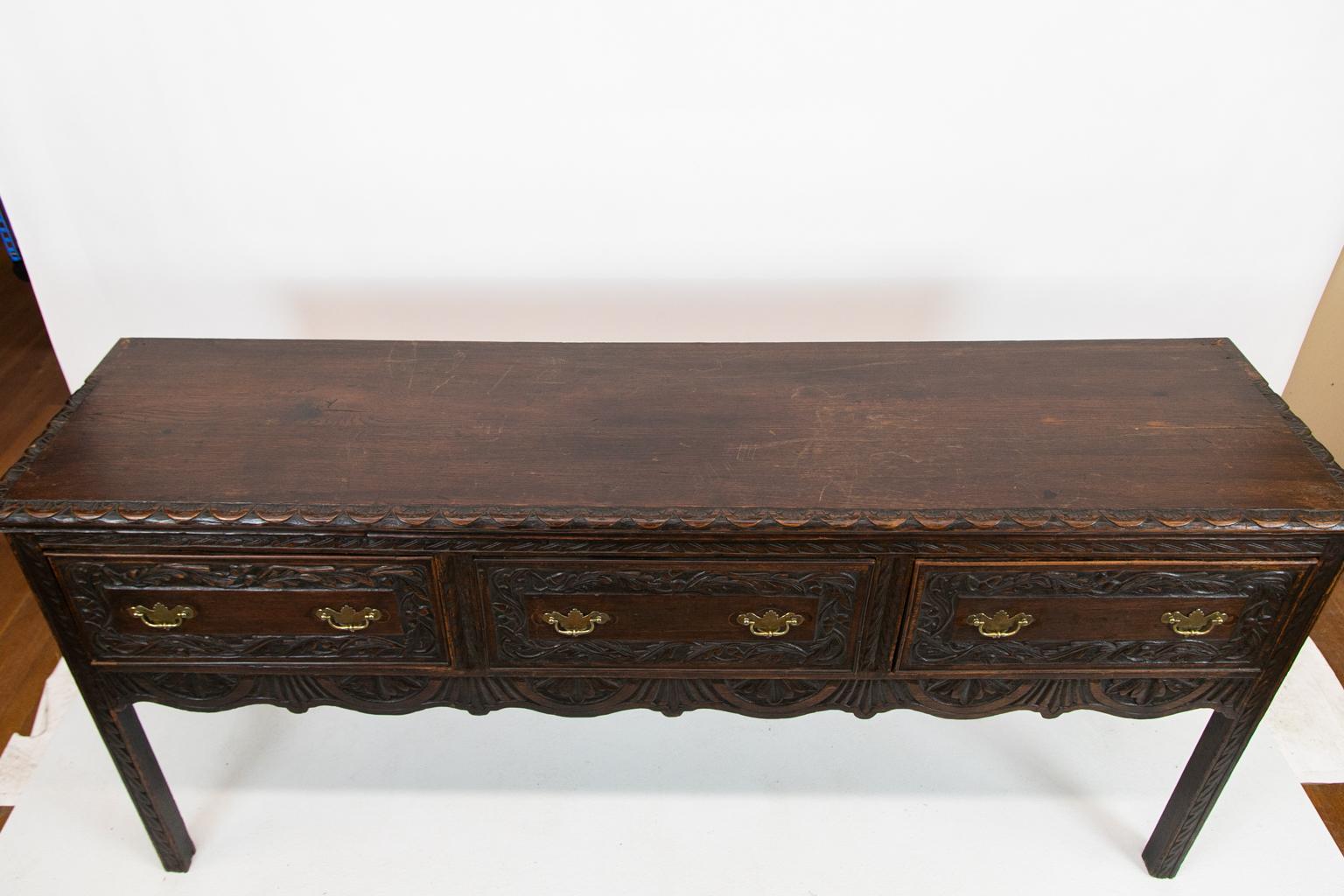 Carved Oak English Sideboard In Good Condition In Wilson, NC