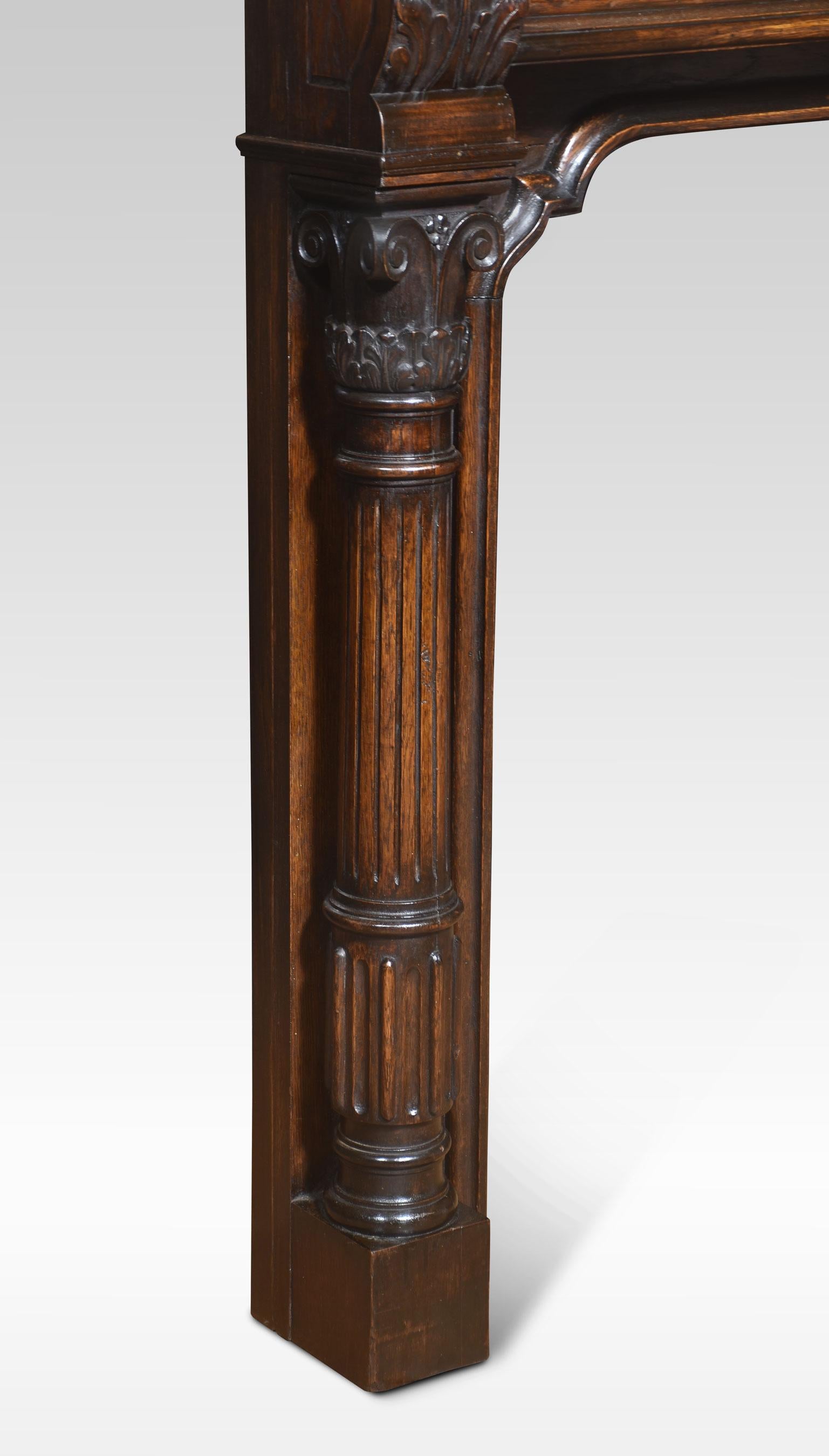 Britannique Cheminée en chêne sculpté en vente