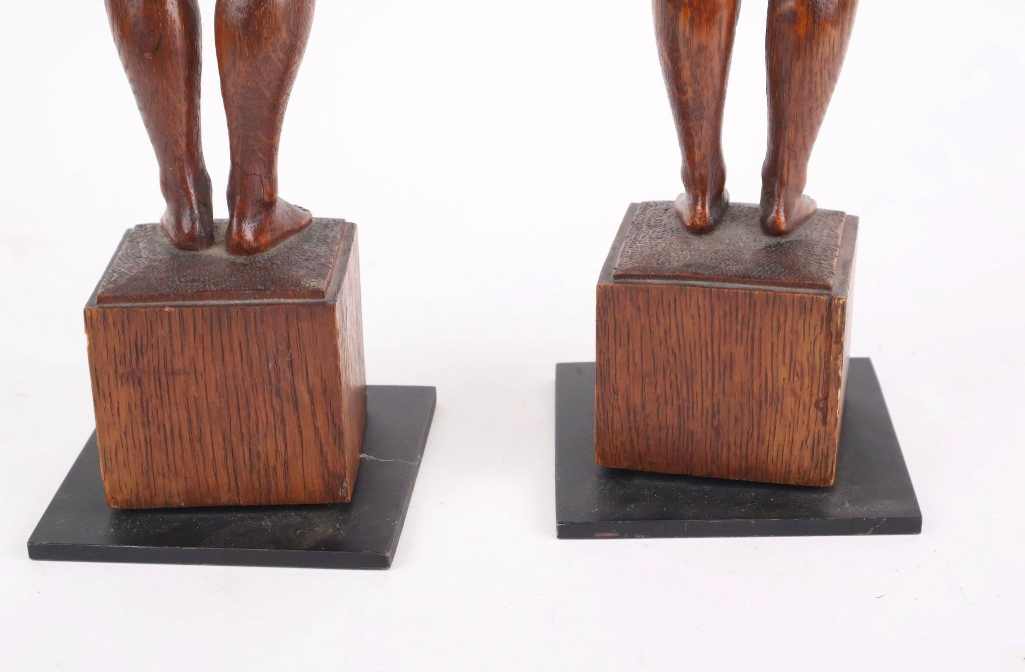 Figure Folk Art Carved di Oak in vendita 11