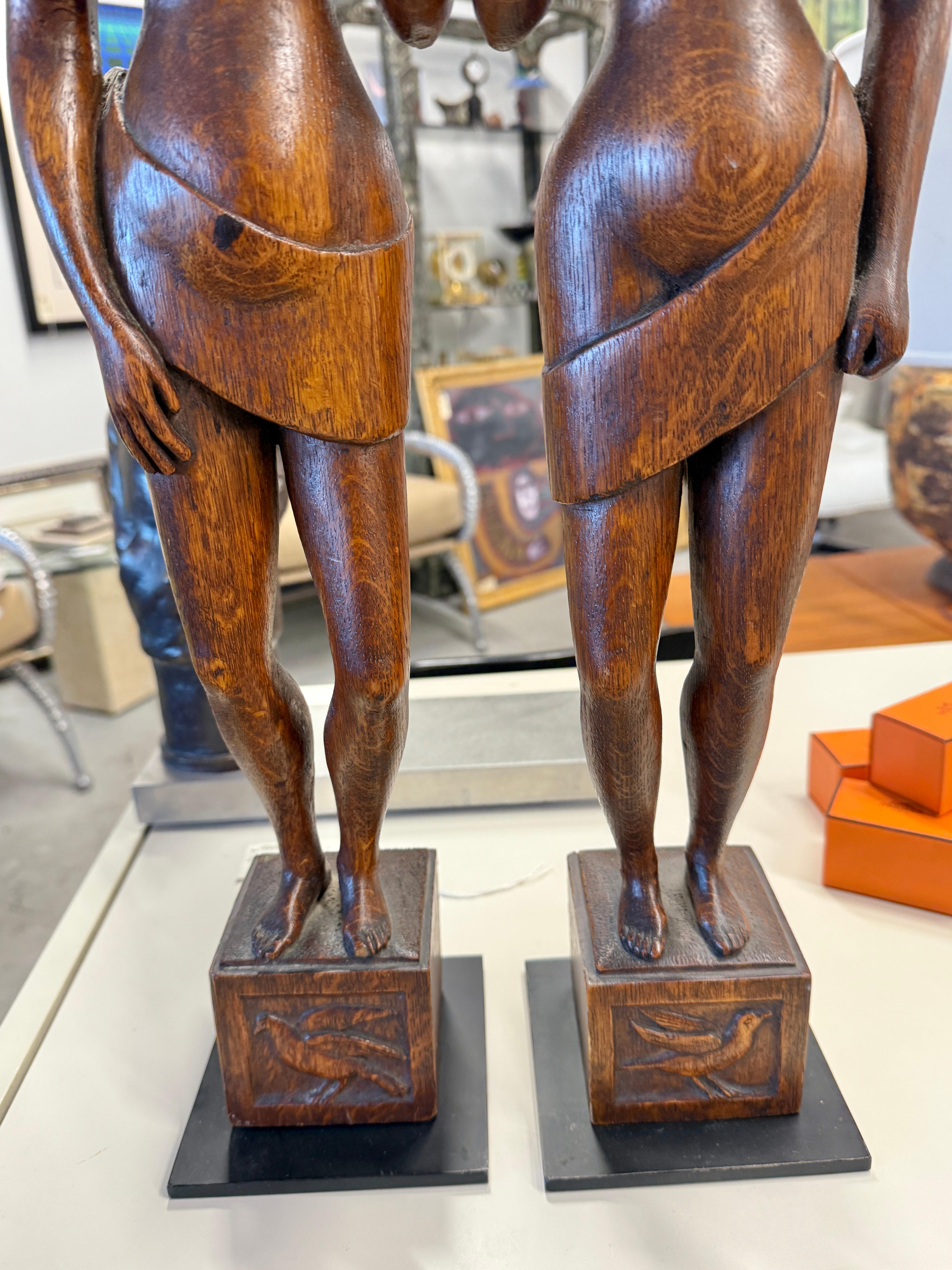 Sconosciuto Figure Folk Art Carved di Oak in vendita
