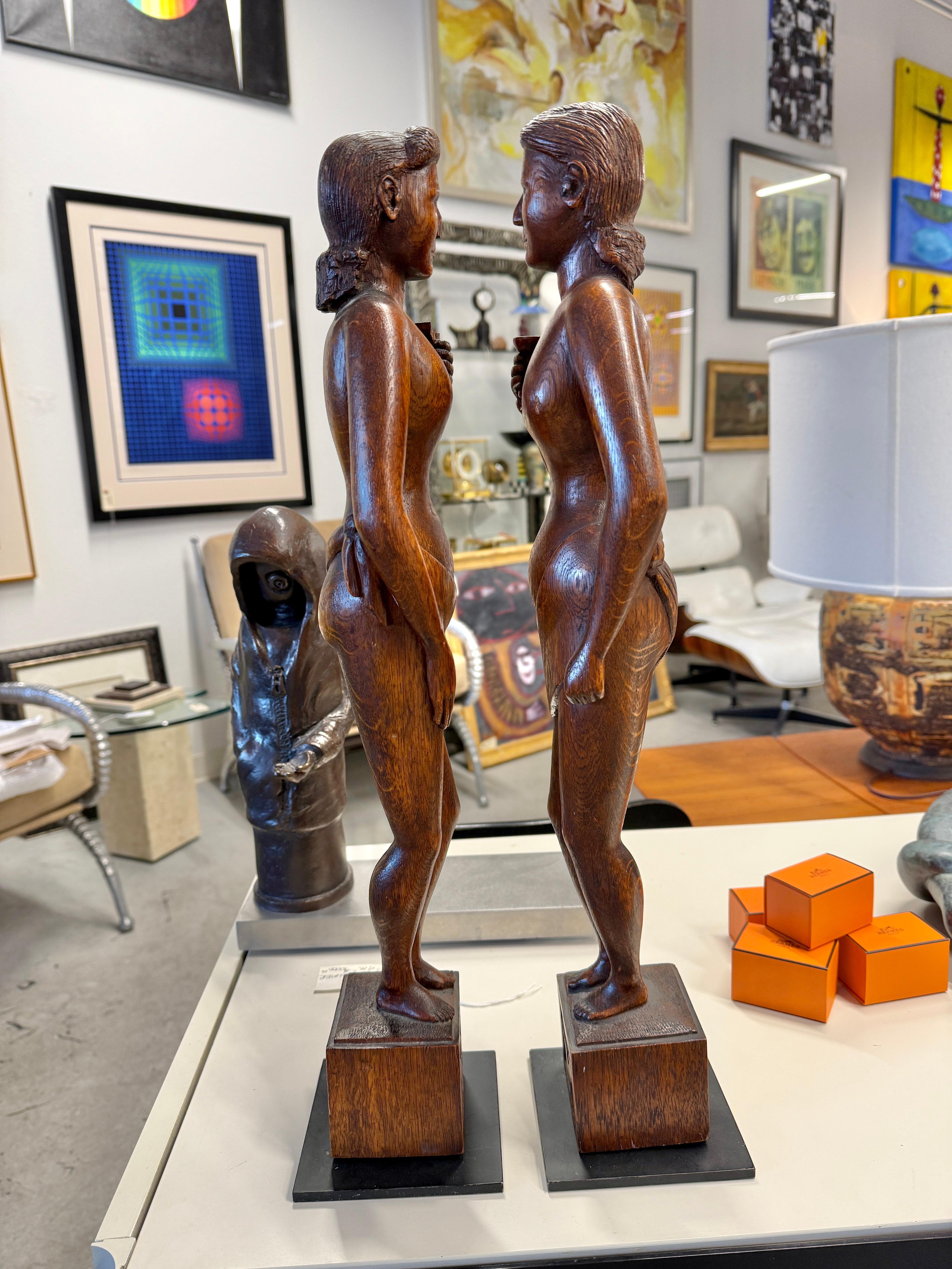 Fatto a mano Figure Folk Art Carved di Oak in vendita