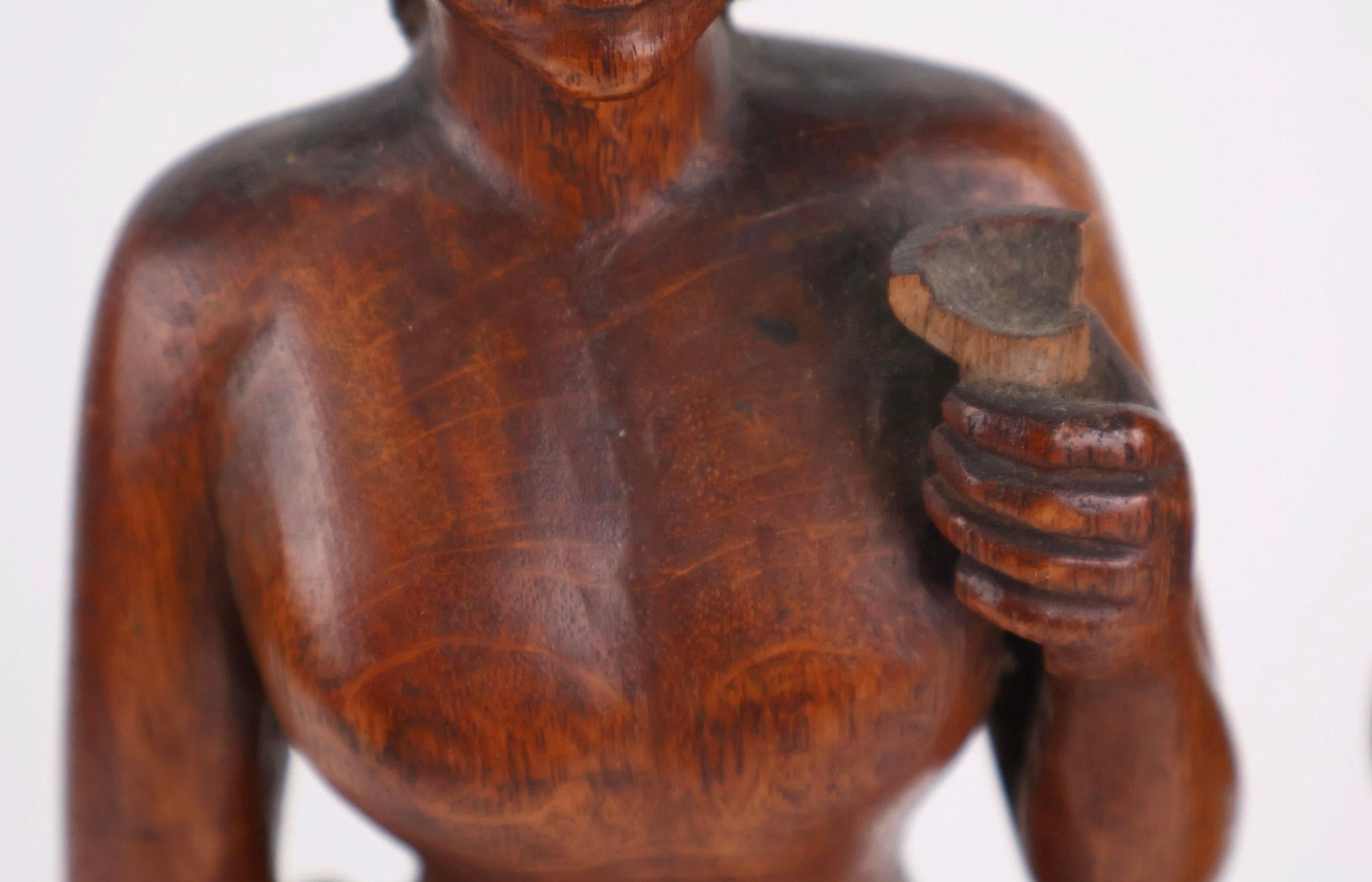 Ferro Figure Folk Art Carved di Oak in vendita