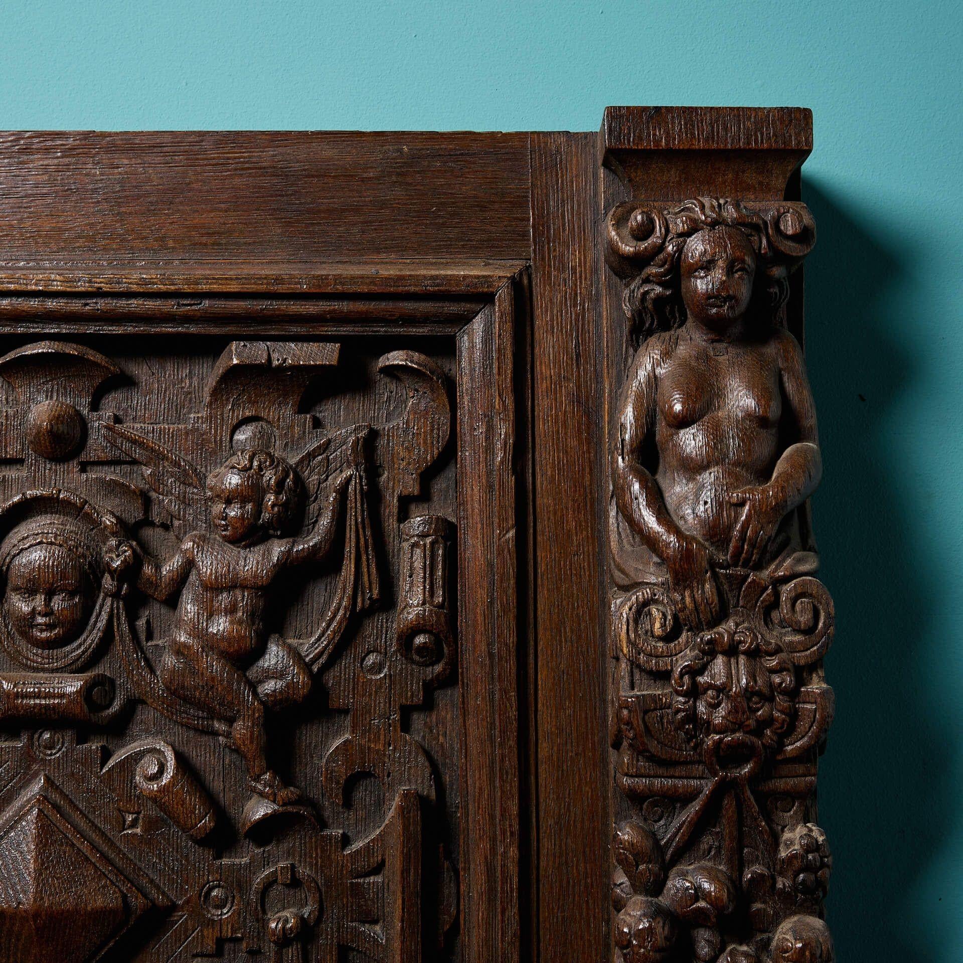 Antiguo panel de puerta georgiano de roble tallado en Bastante bueno estado para la venta en Wormelow, Herefordshire