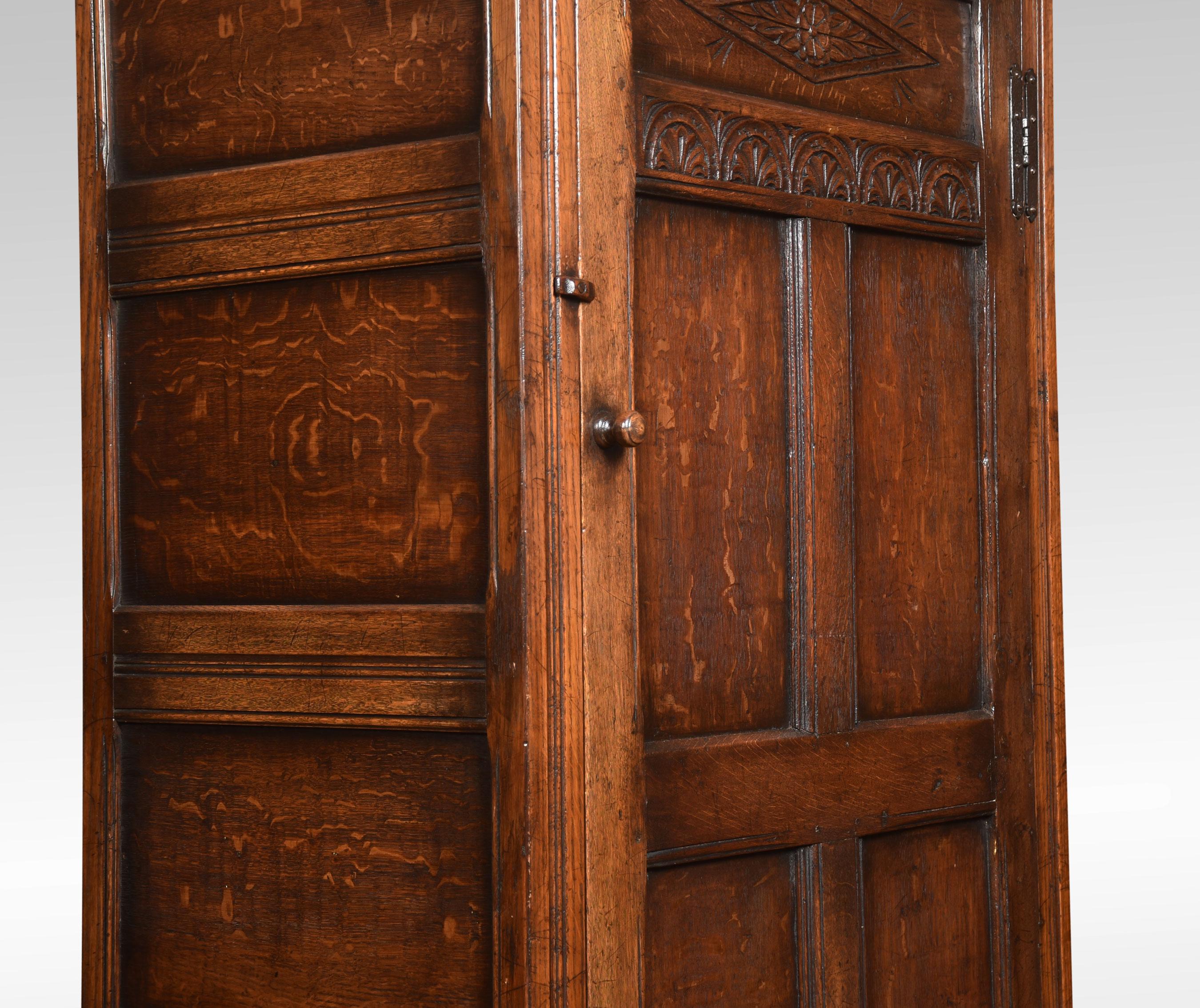 Carved Oak Hall Robe In Good Condition In Cheshire, GB