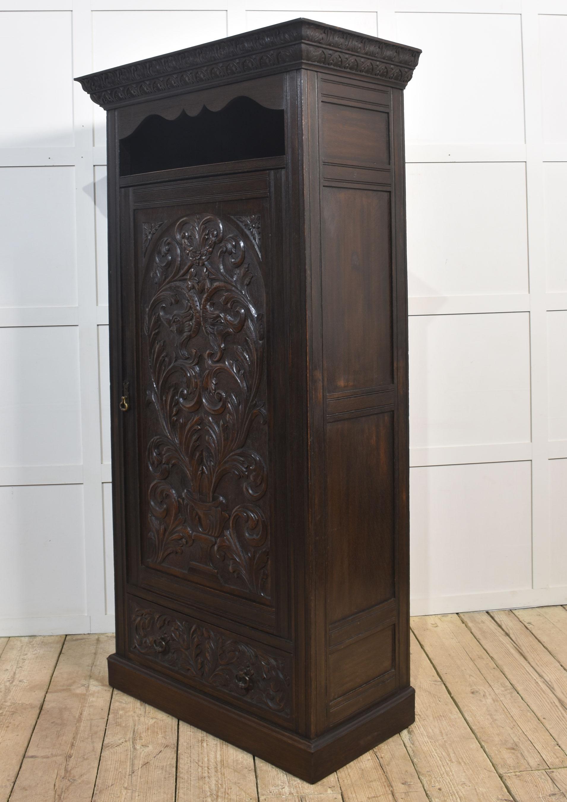 Carved oak hall robe For Sale 2