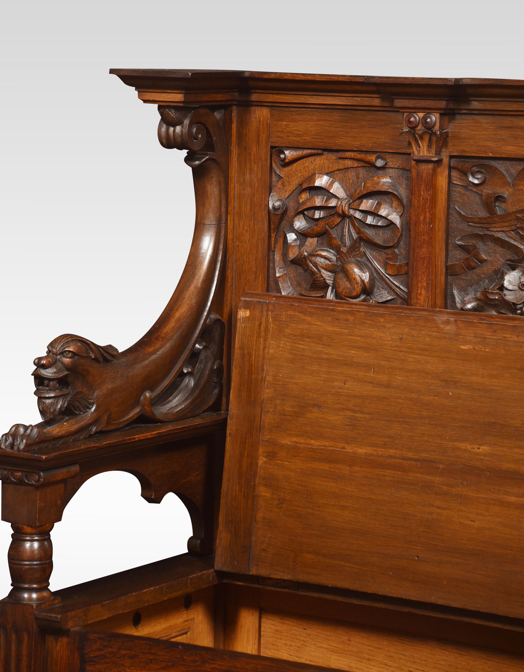 Carved Oak Hall Settle In Good Condition For Sale In Cheshire, GB
