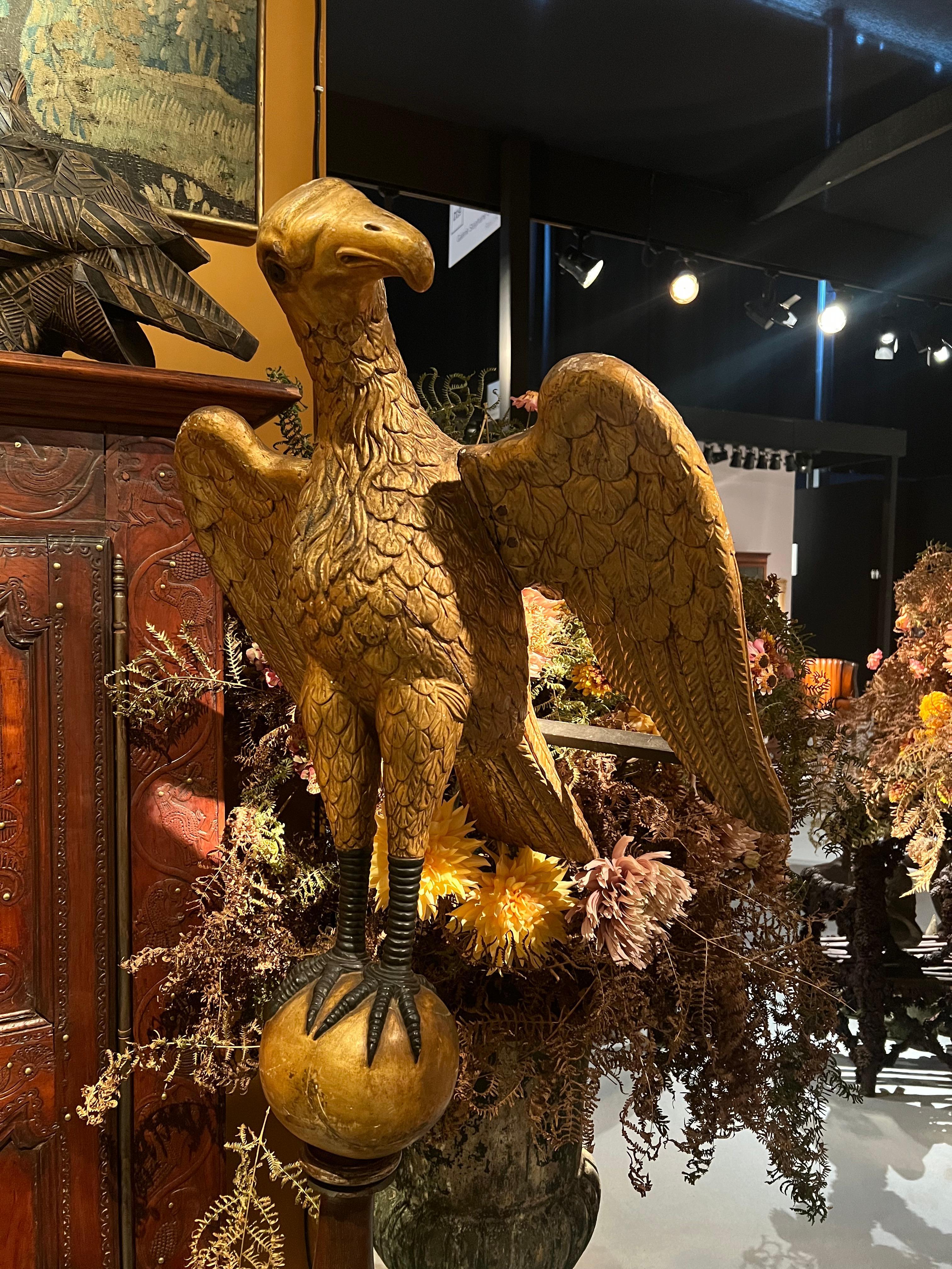 Hand-Crafted Carved oak lectern with eagle covered in gold leaf For Sale