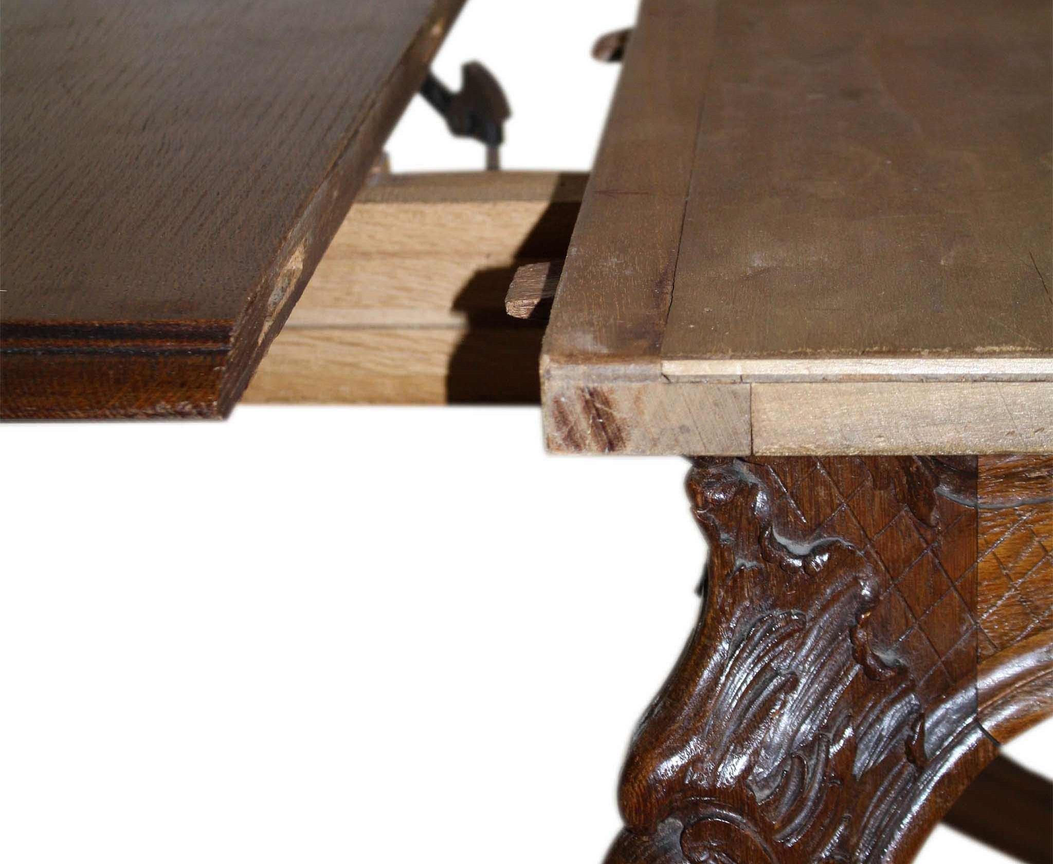 Carved Oak Louis XV Dining Room Table and Chairs, Seven Piece Set, circa 1890 in vendita 3