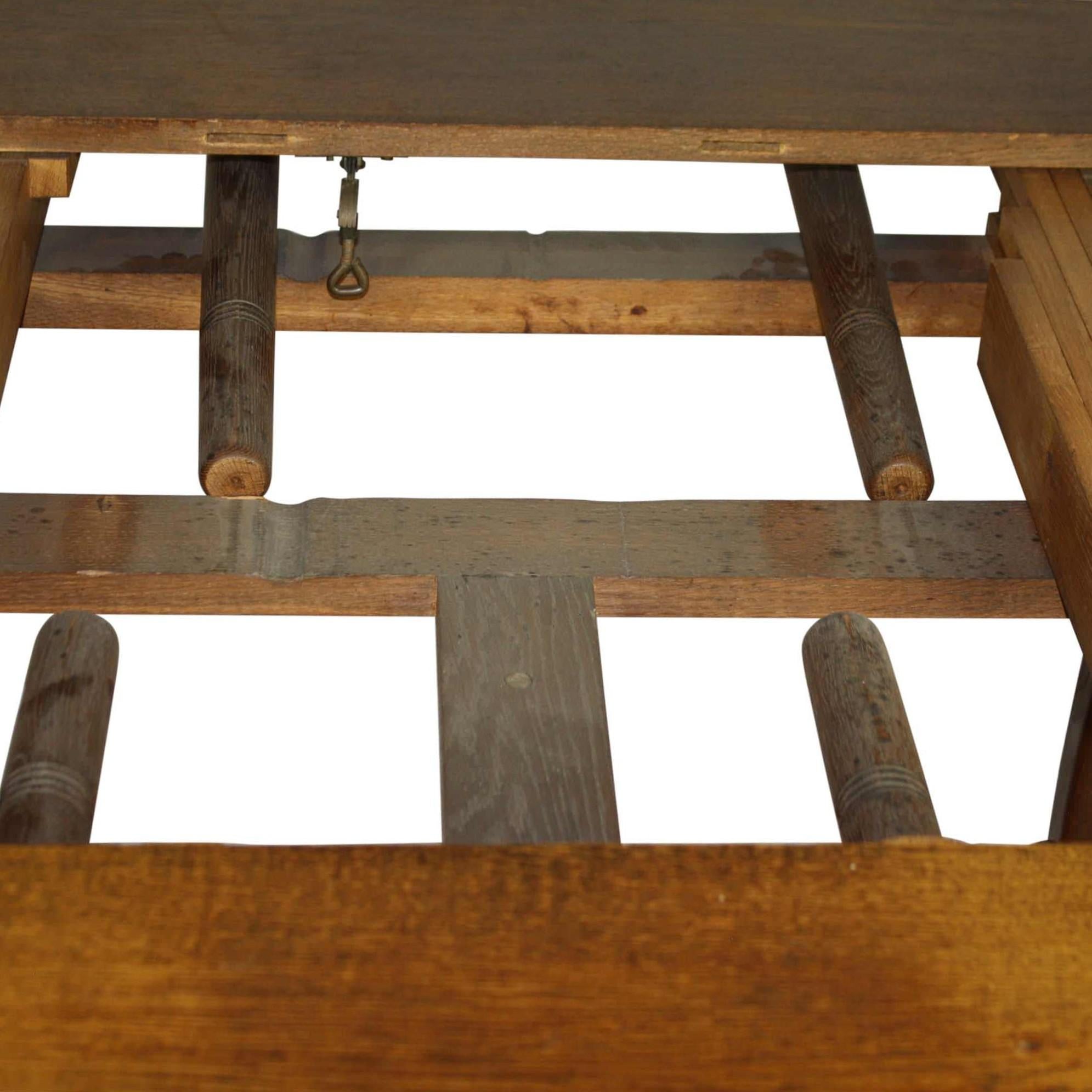 Carved Oak Louis XV Dining Room Table and Chairs, Seven Piece Set, circa 1890 in vendita 4