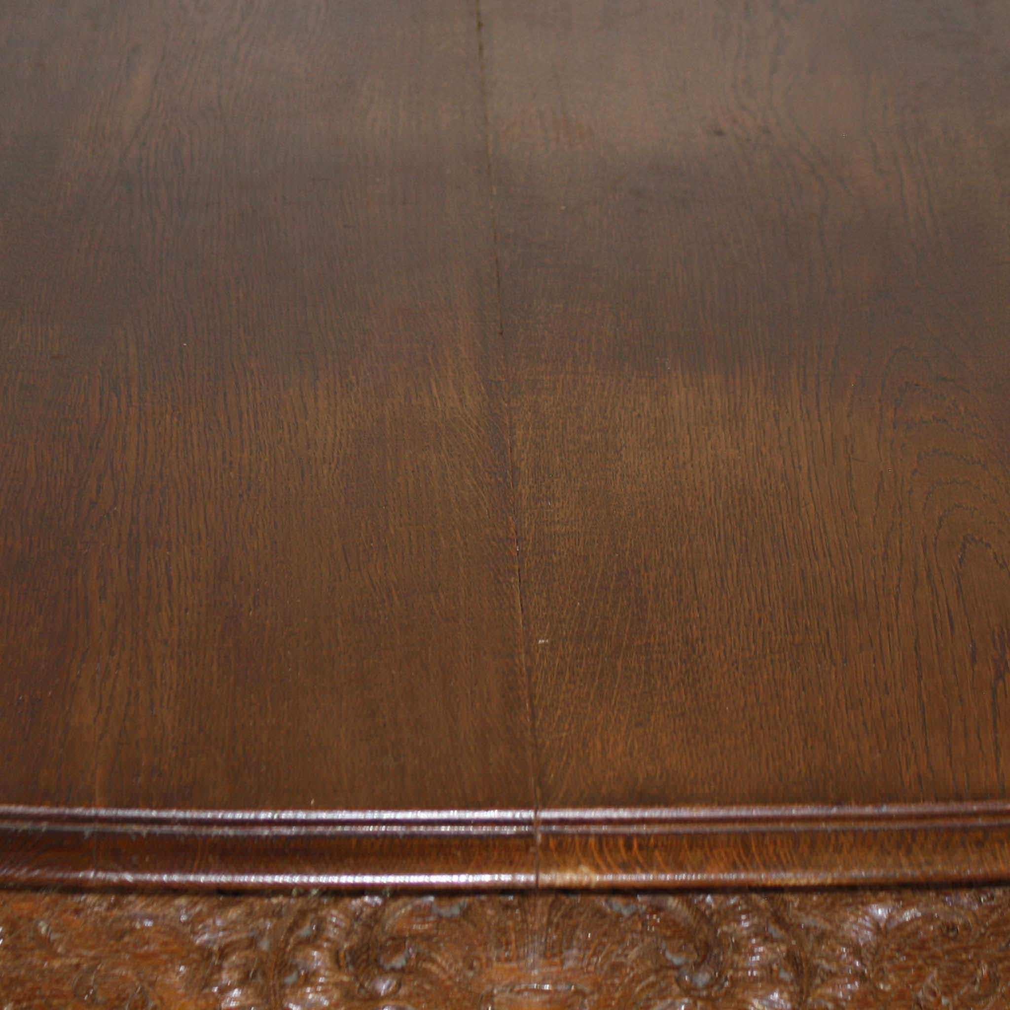 XIX secolo Carved Oak Louis XV Dining Room Table and Chairs, Seven Piece Set, circa 1890 in vendita