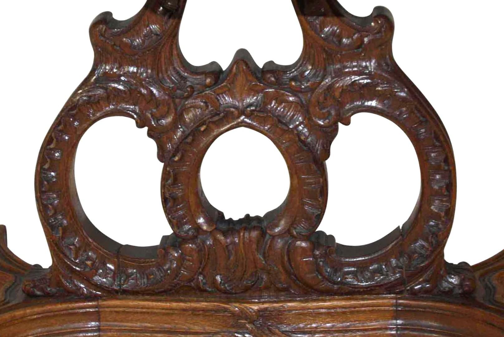 Carved Oak Louis XV Dining Room Table and Chairs, Seven Piece Set, circa 1890 in vendita 1