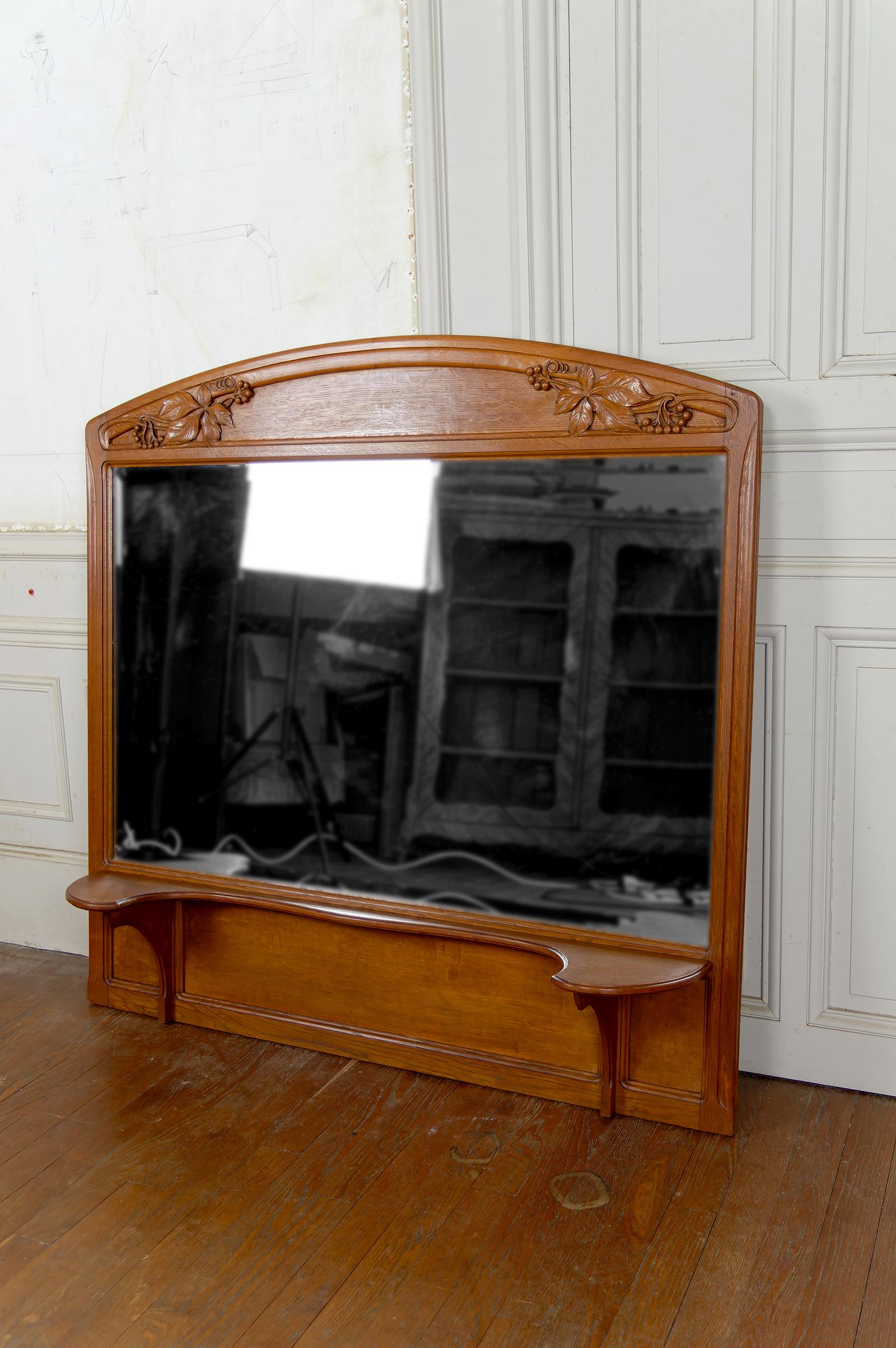 Francese Specchio in Oak intagliato sul tema della vite, di Gauthier-Poinsignon, Art Nouveau in vendita