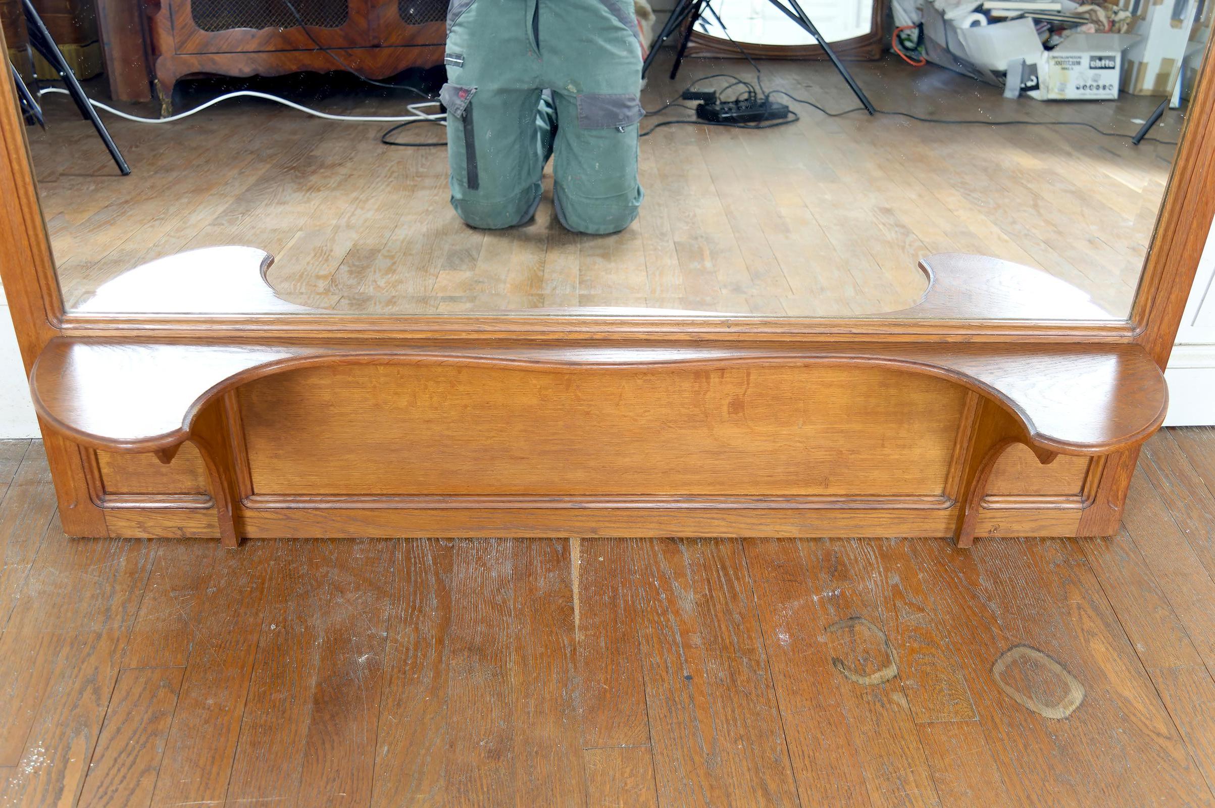 Specchio in Oak intagliato sul tema della vite, di Gauthier-Poinsignon, Art Nouveau In condizioni buone in vendita a VÉZELAY, FR