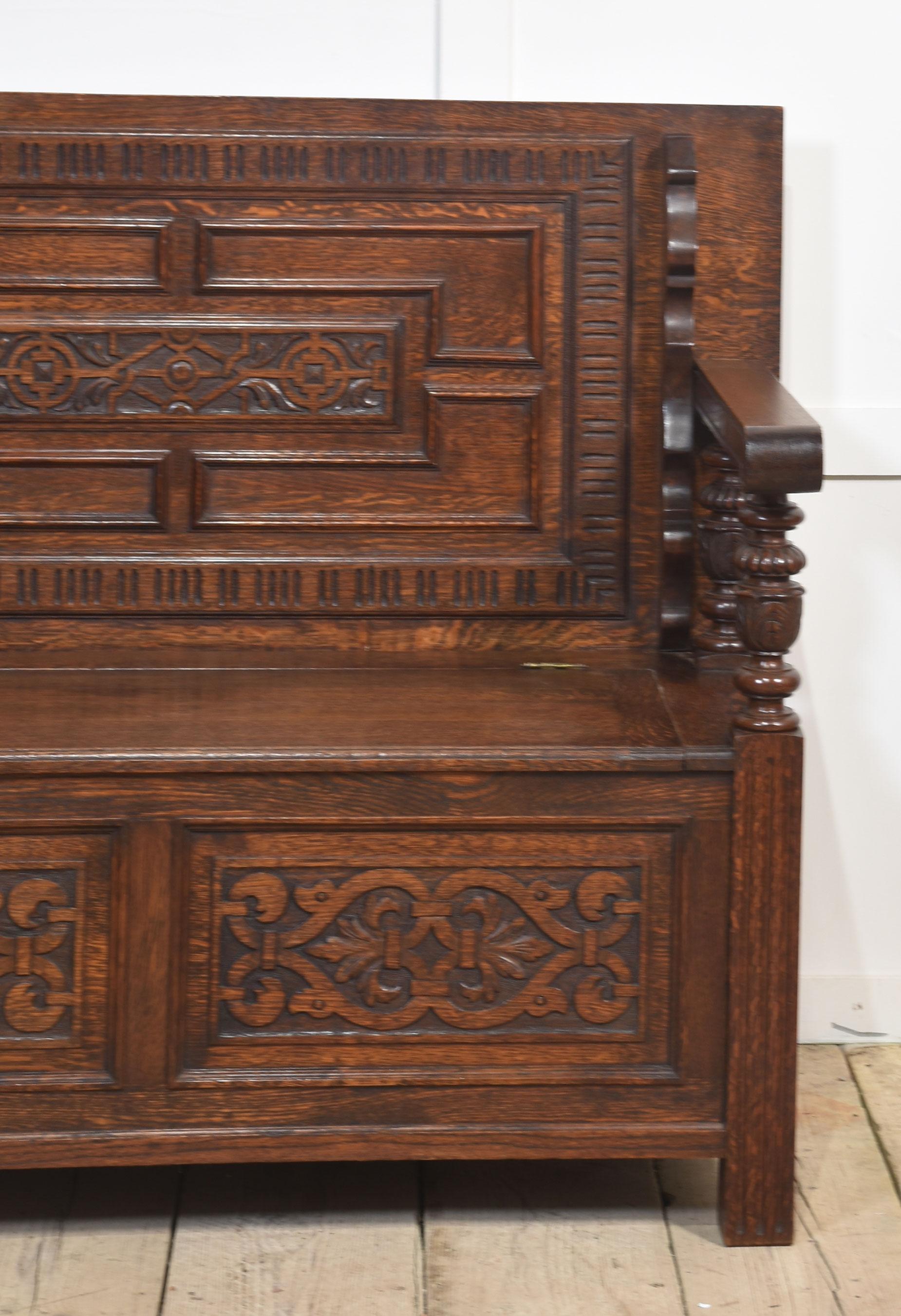 Carved oak monk’s bench In Good Condition For Sale In Cheshire, GB