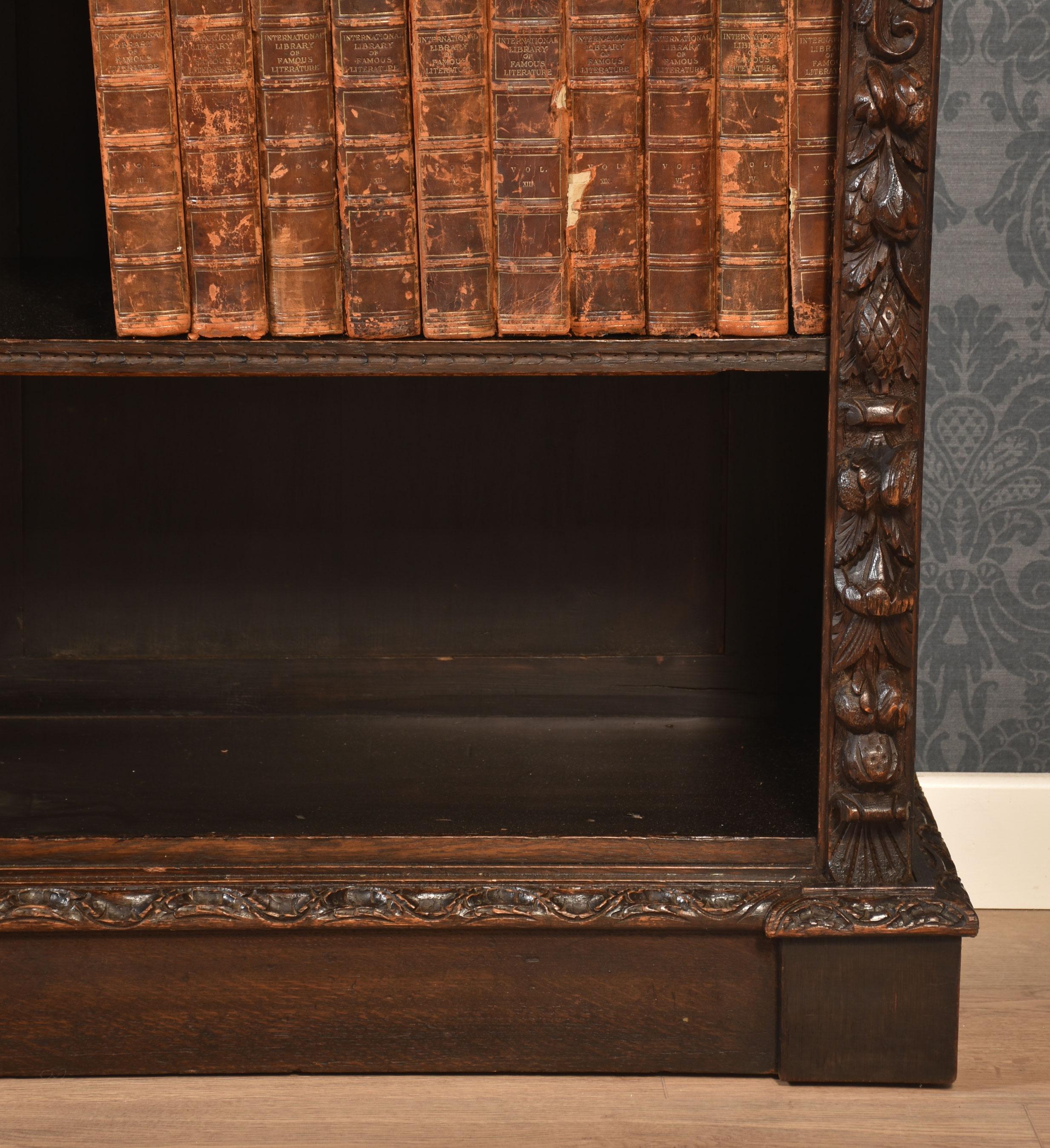 Carved oak open bookcase In Good Condition For Sale In Cheshire, GB