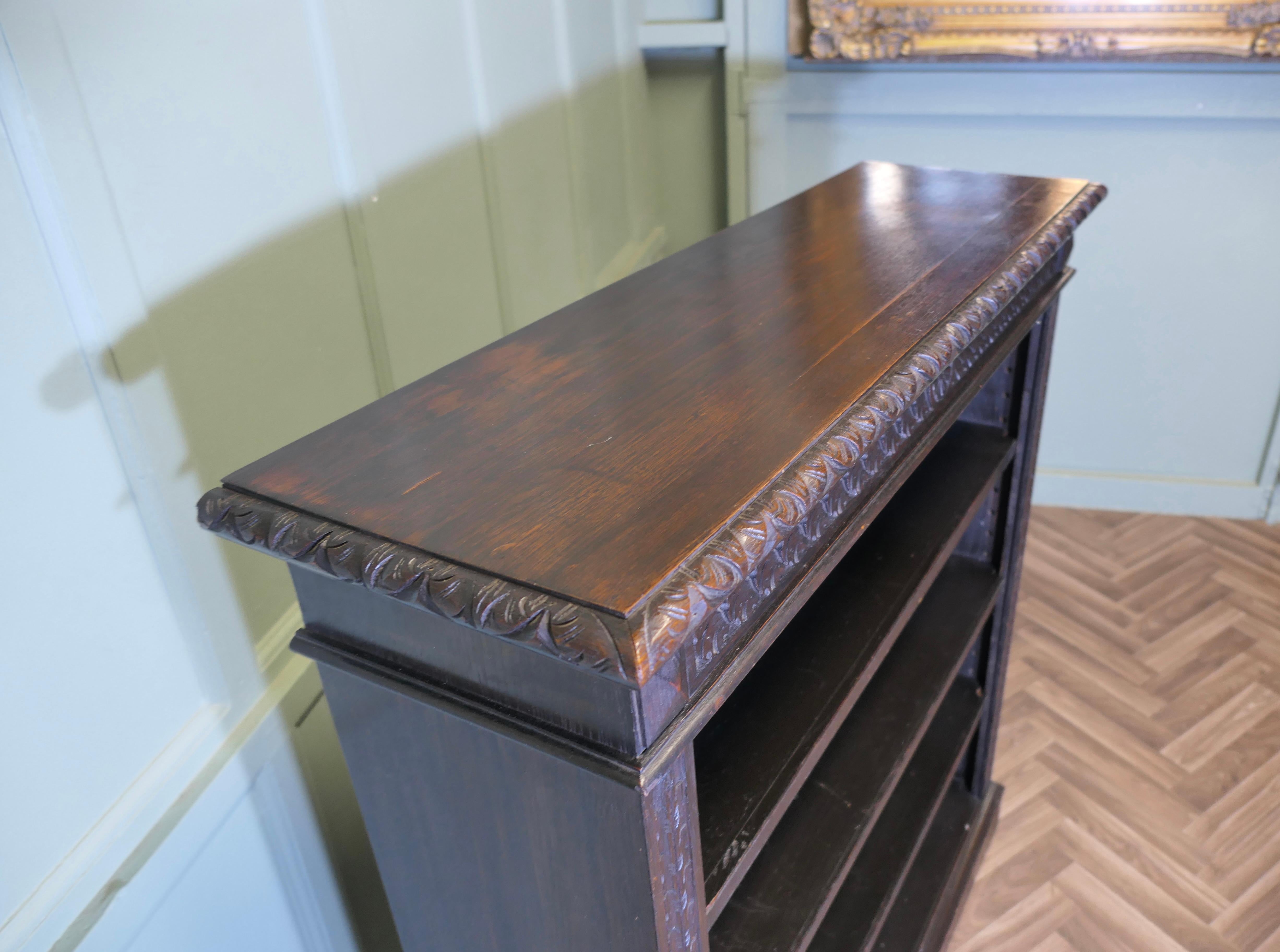 Carved Oak Open Bookcase. The bookcase is good quality im Zustand „Gut“ im Angebot in Godshill, Isle of Wight